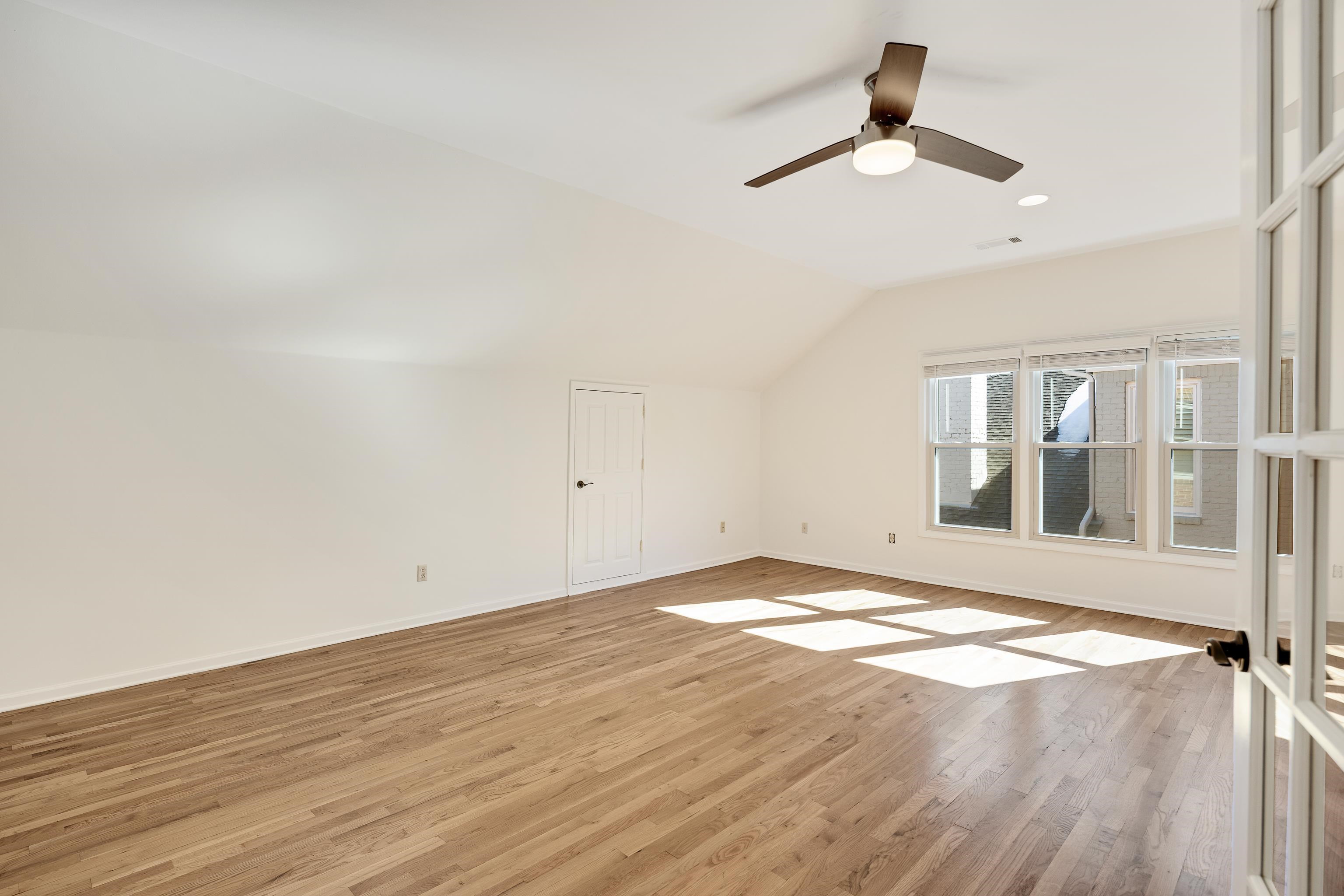 186 N WHITE STATION RD