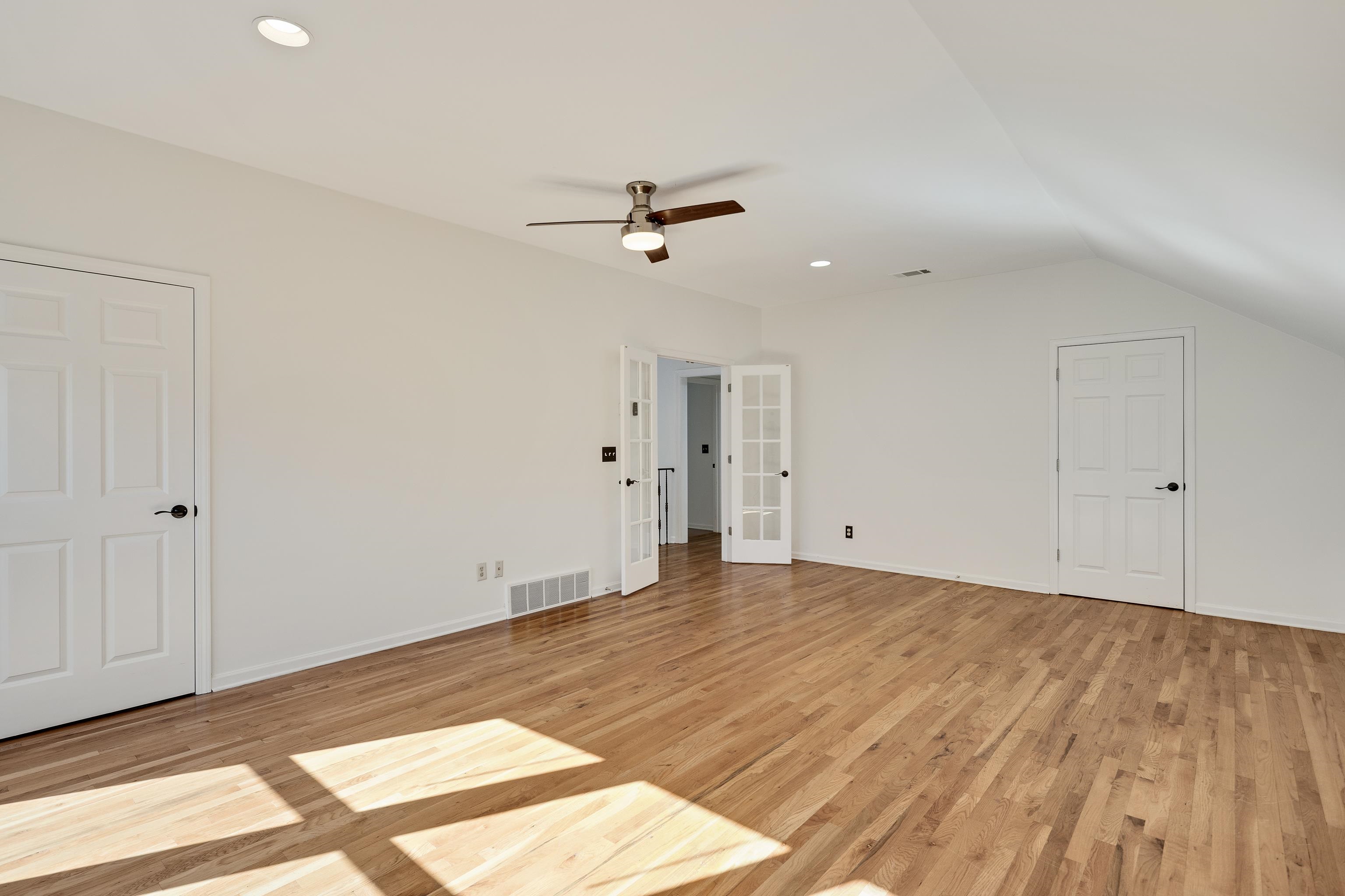 186 N WHITE STATION RD