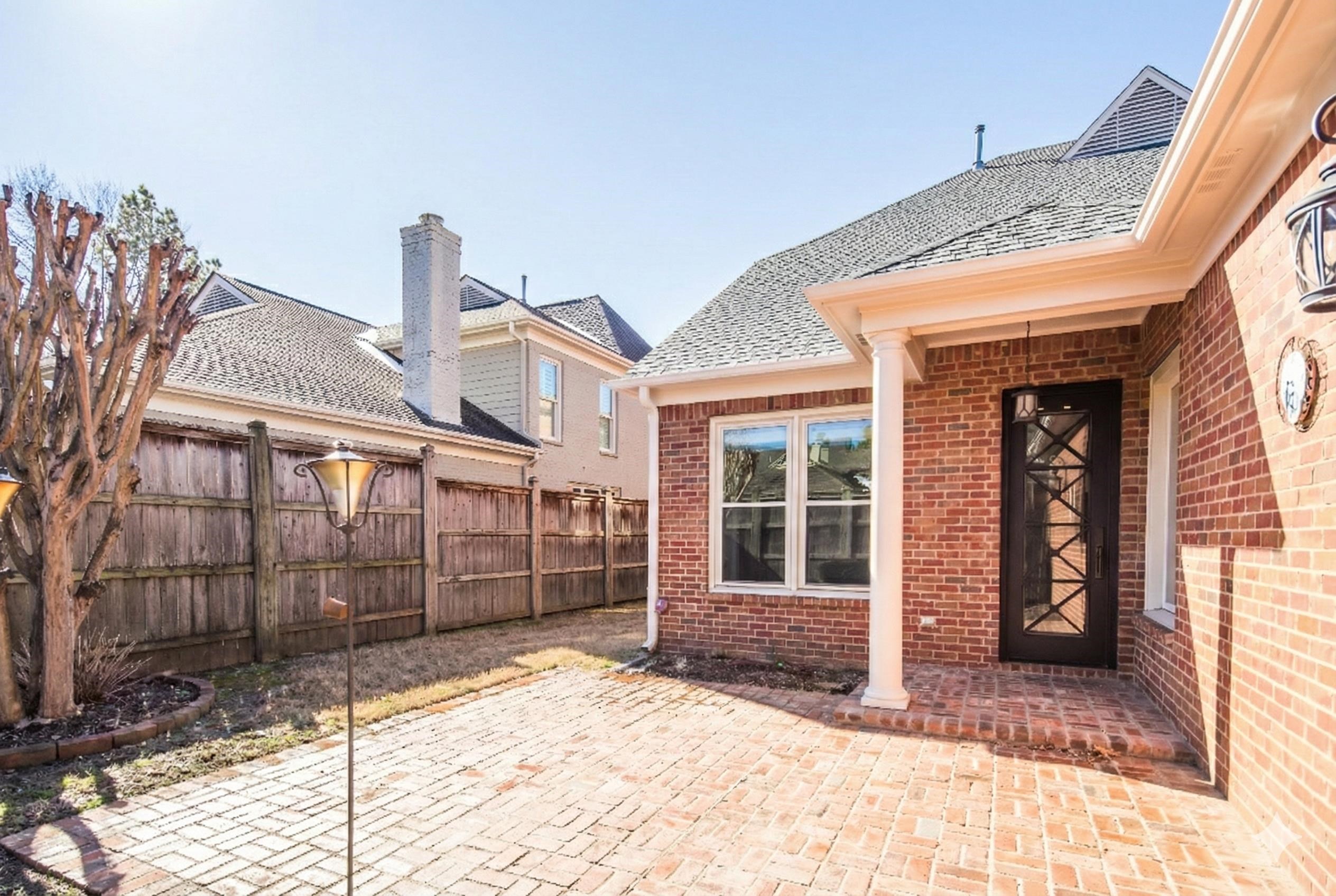 186 N WHITE STATION RD