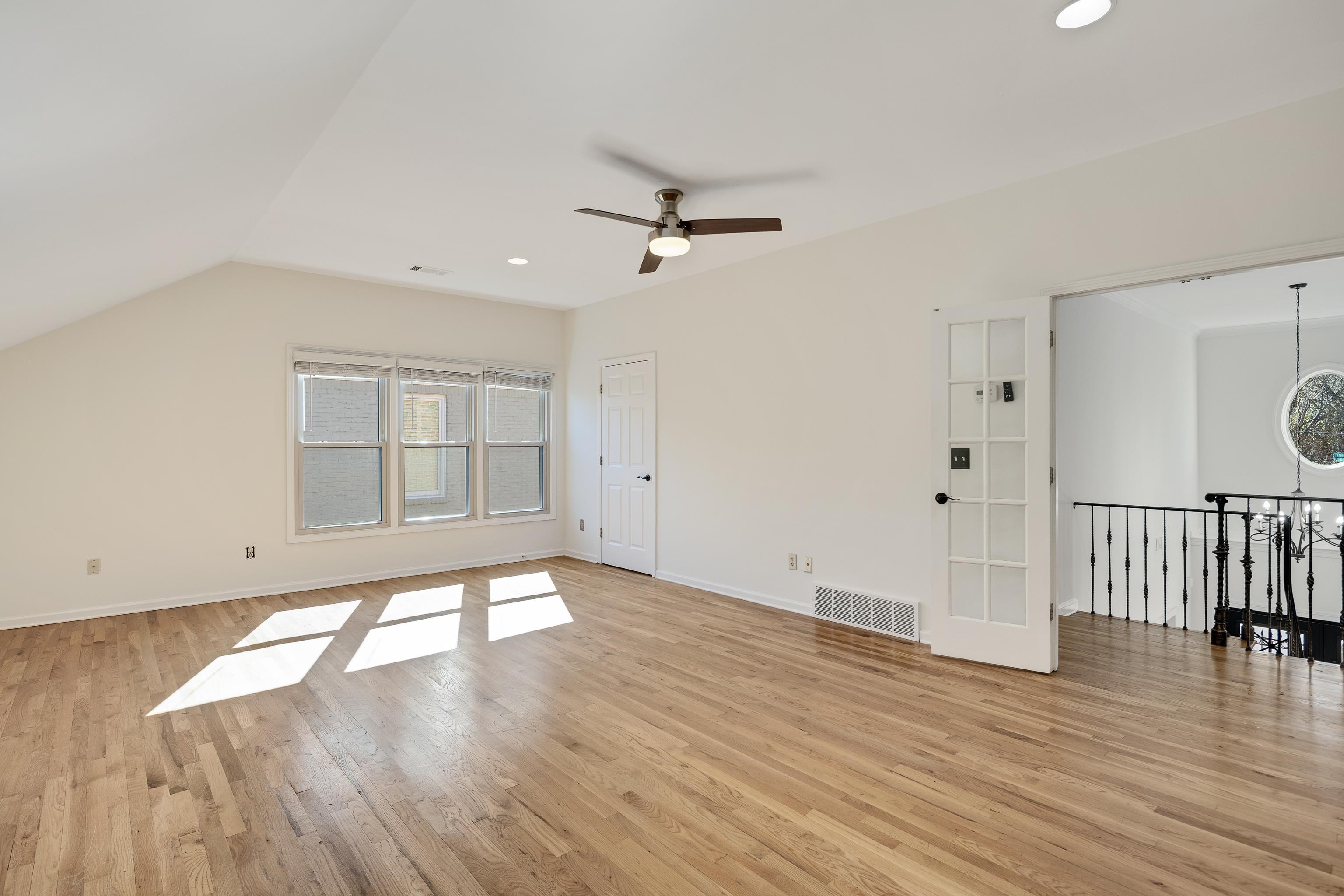 186 N WHITE STATION RD