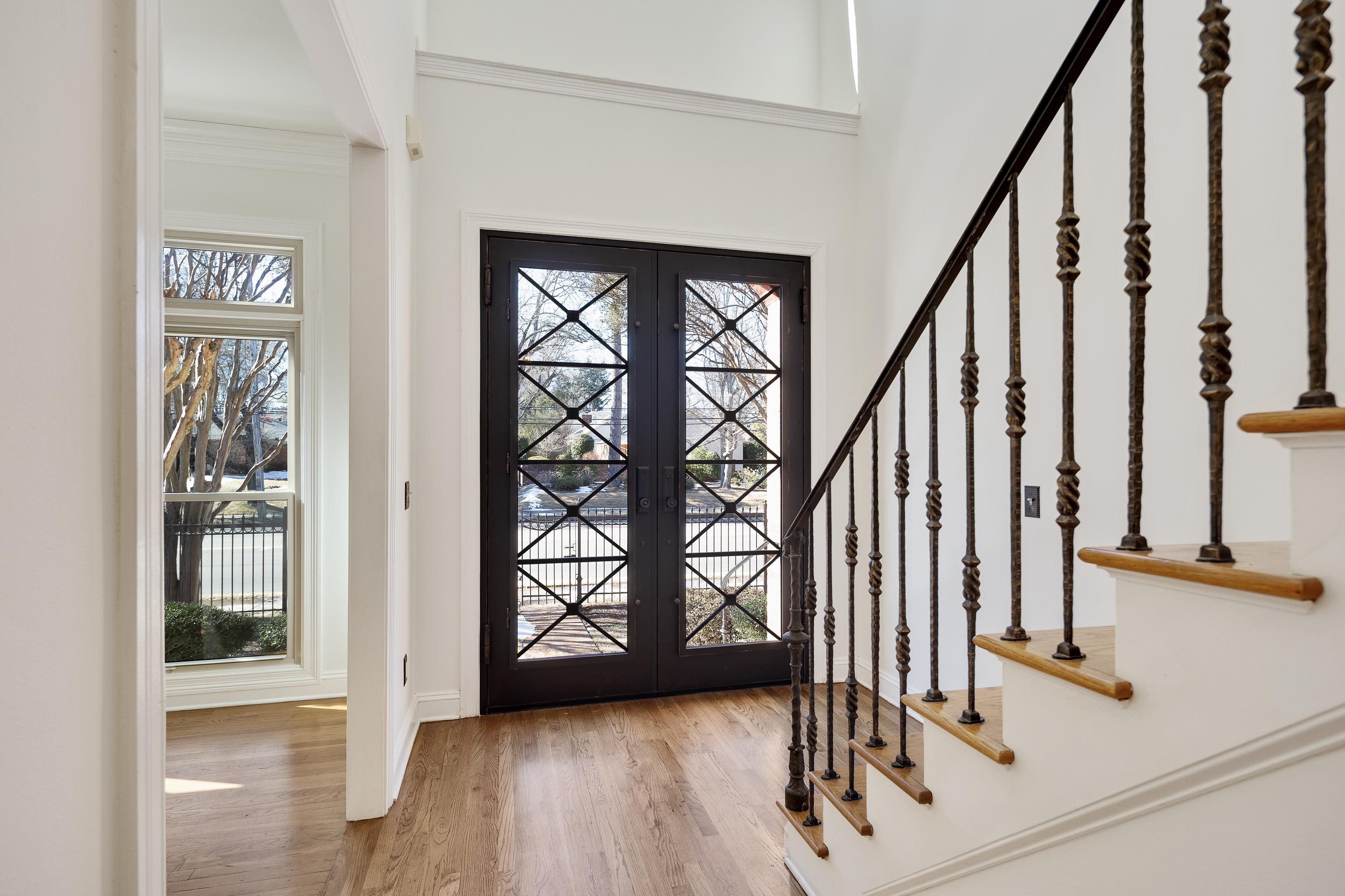 186 N WHITE STATION RD