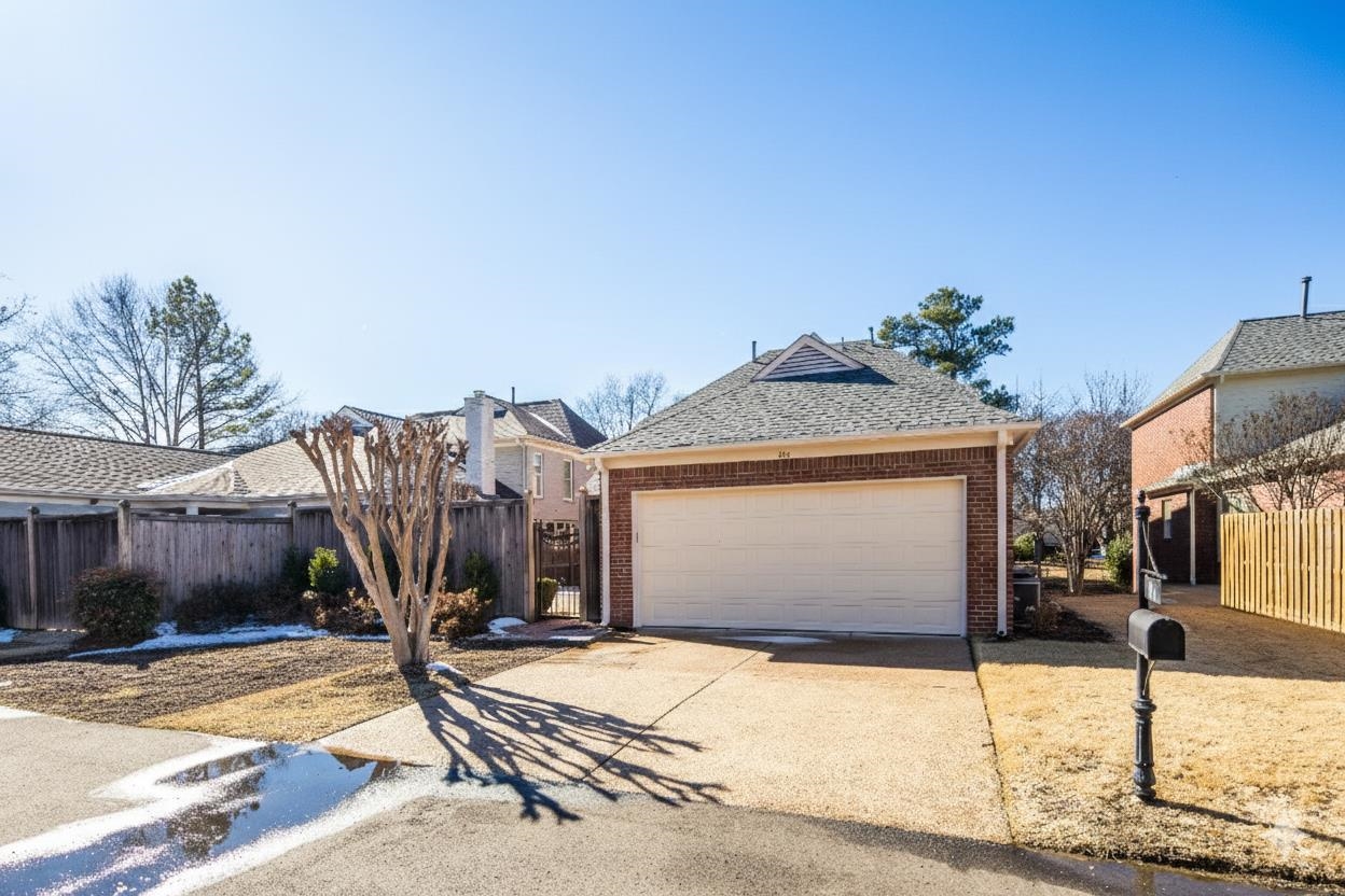 186 N WHITE STATION RD