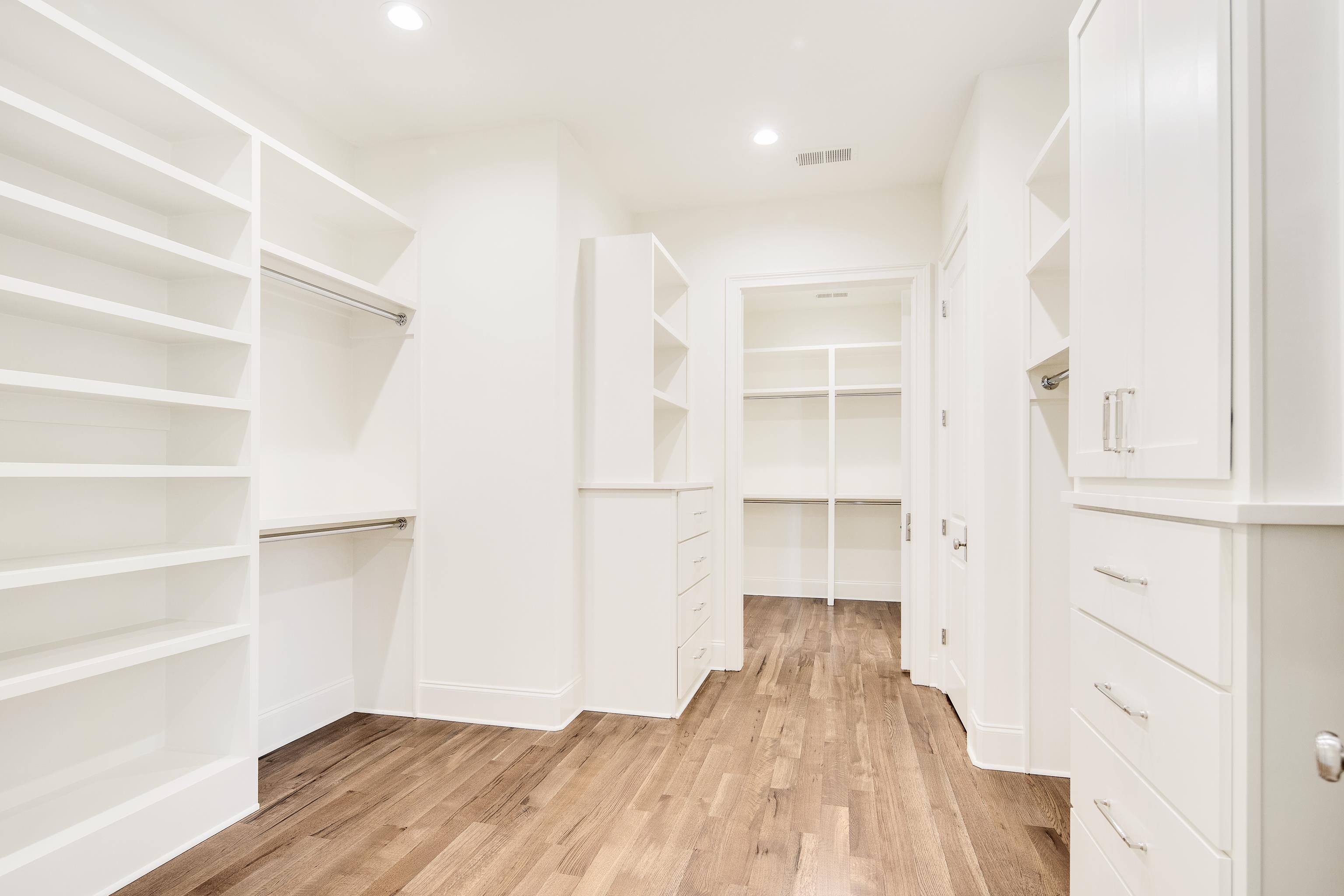 3116 CHAPEL WOODS CV