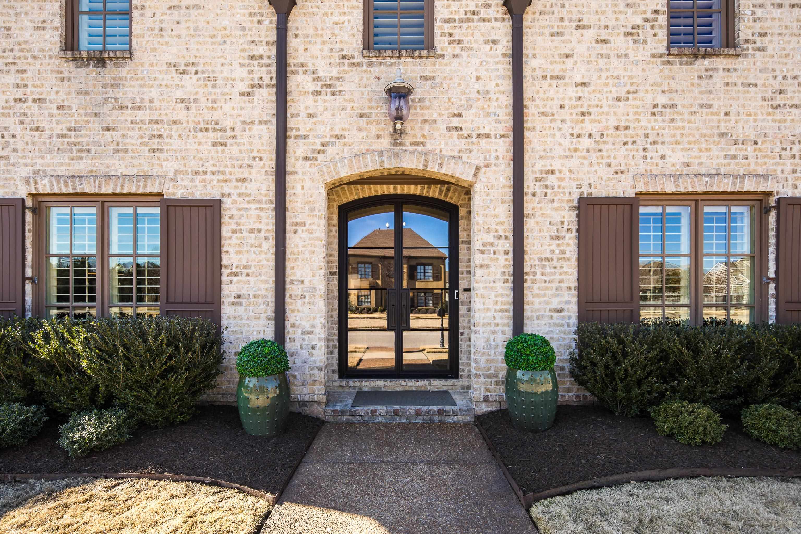 1881 ENCLAVE GREEN LN W