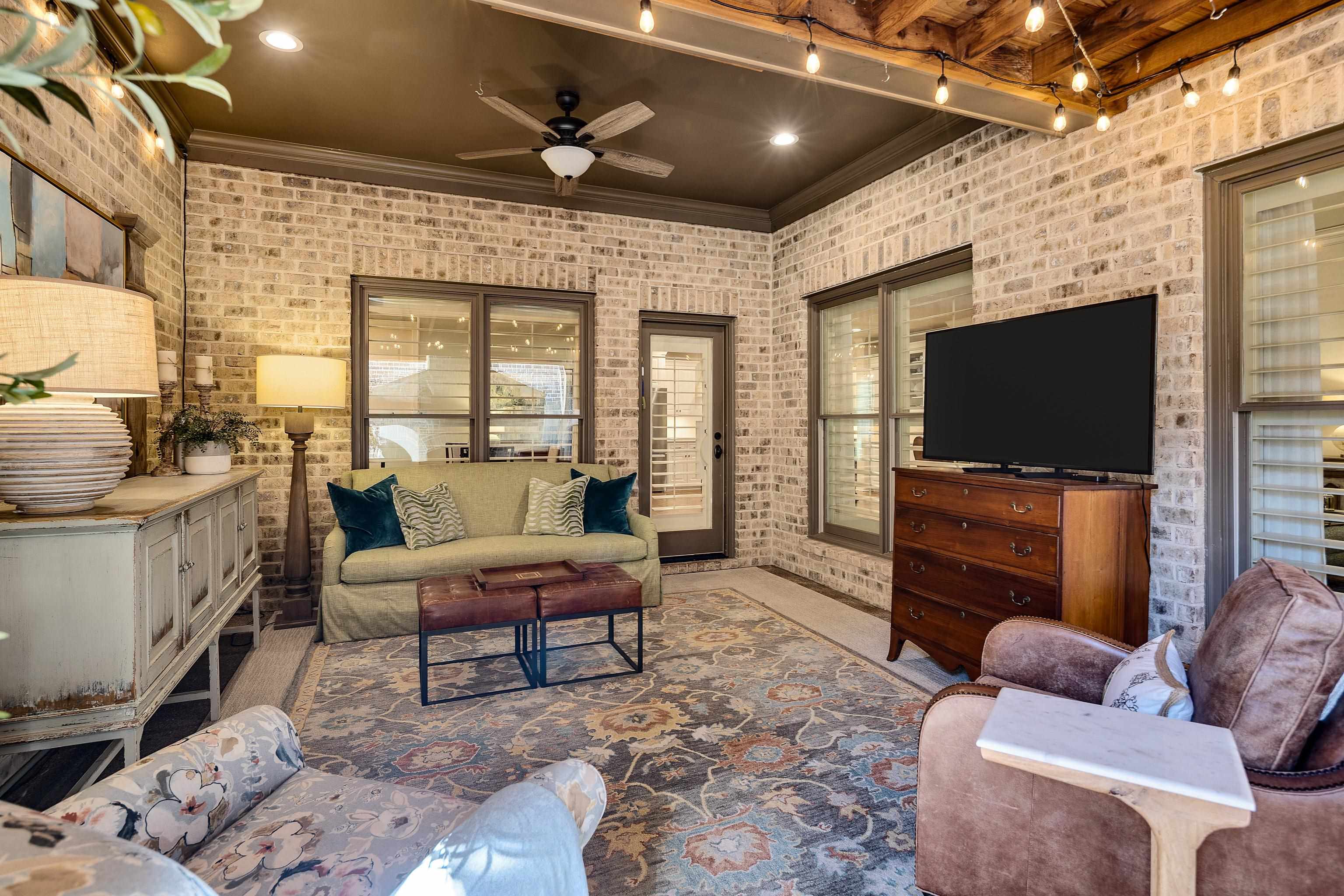 1881 ENCLAVE GREEN LN W