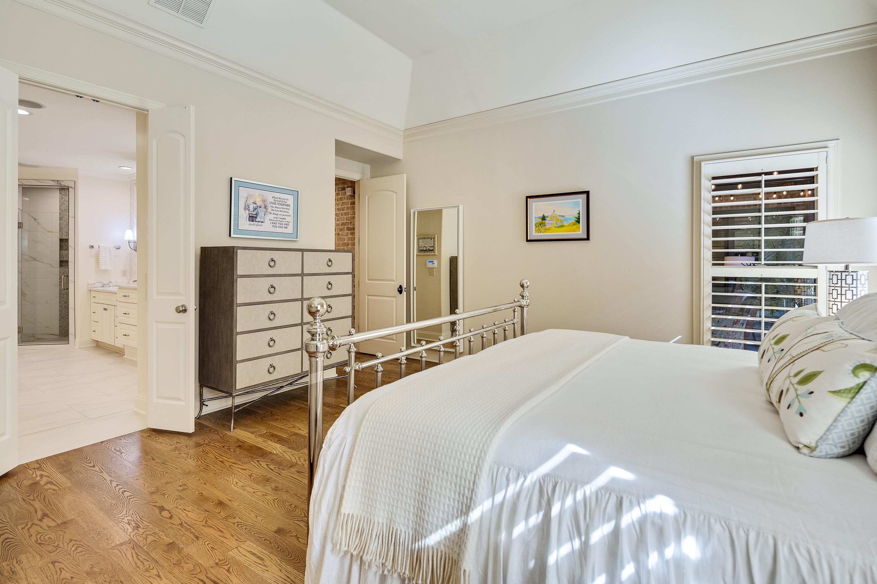 1881 ENCLAVE GREEN LN W