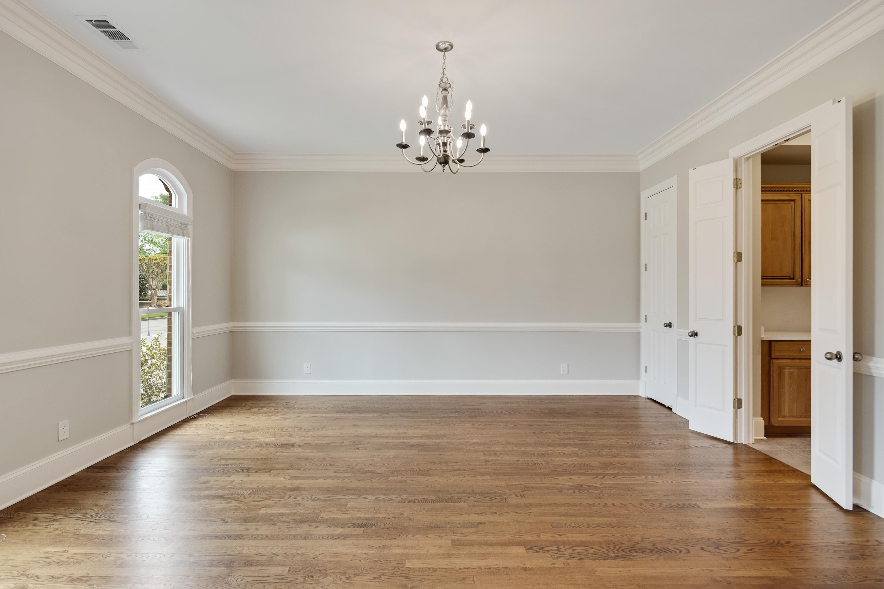 3123 OAKLEIGH MANOR CV