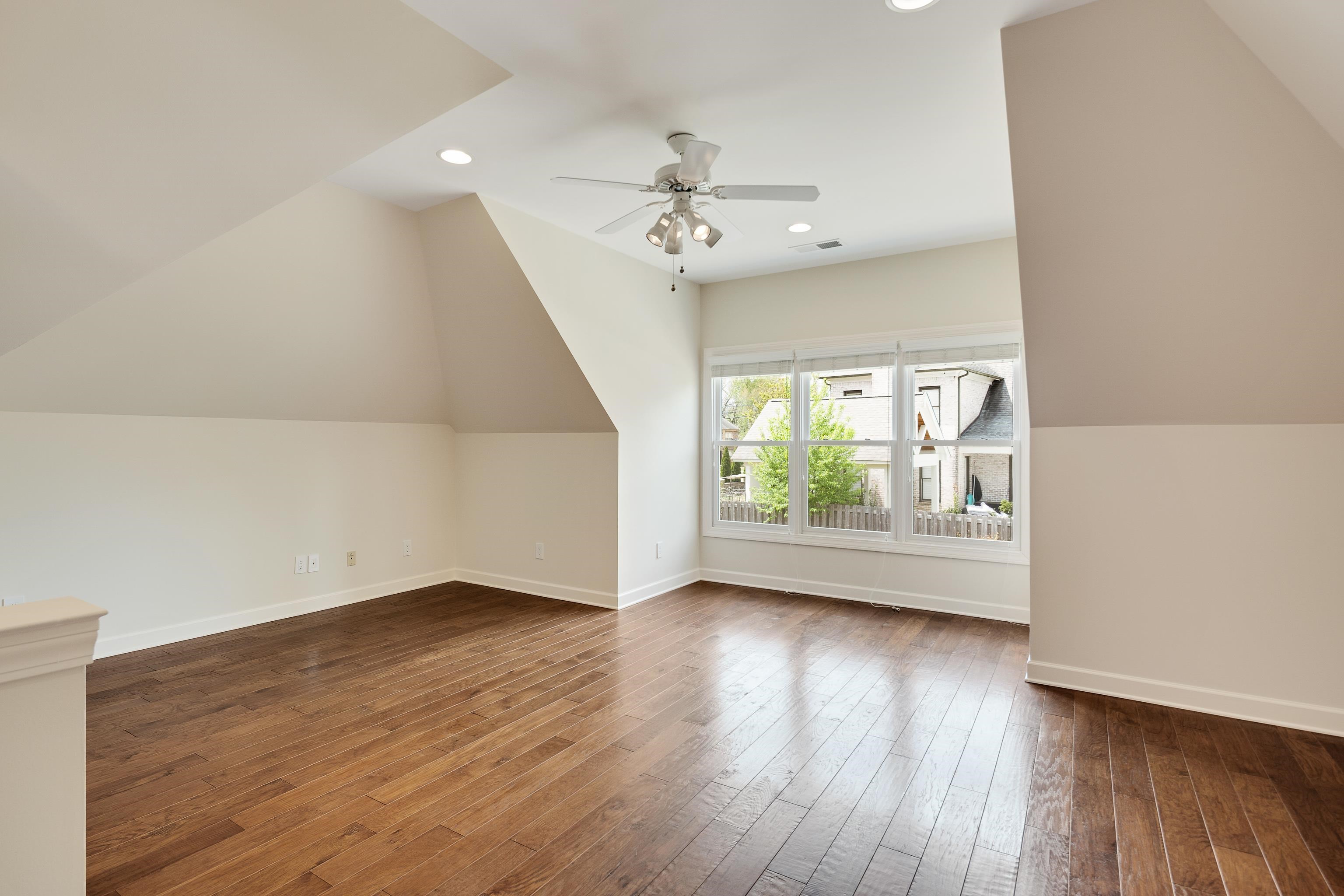 3123 OAKLEIGH MANOR CV