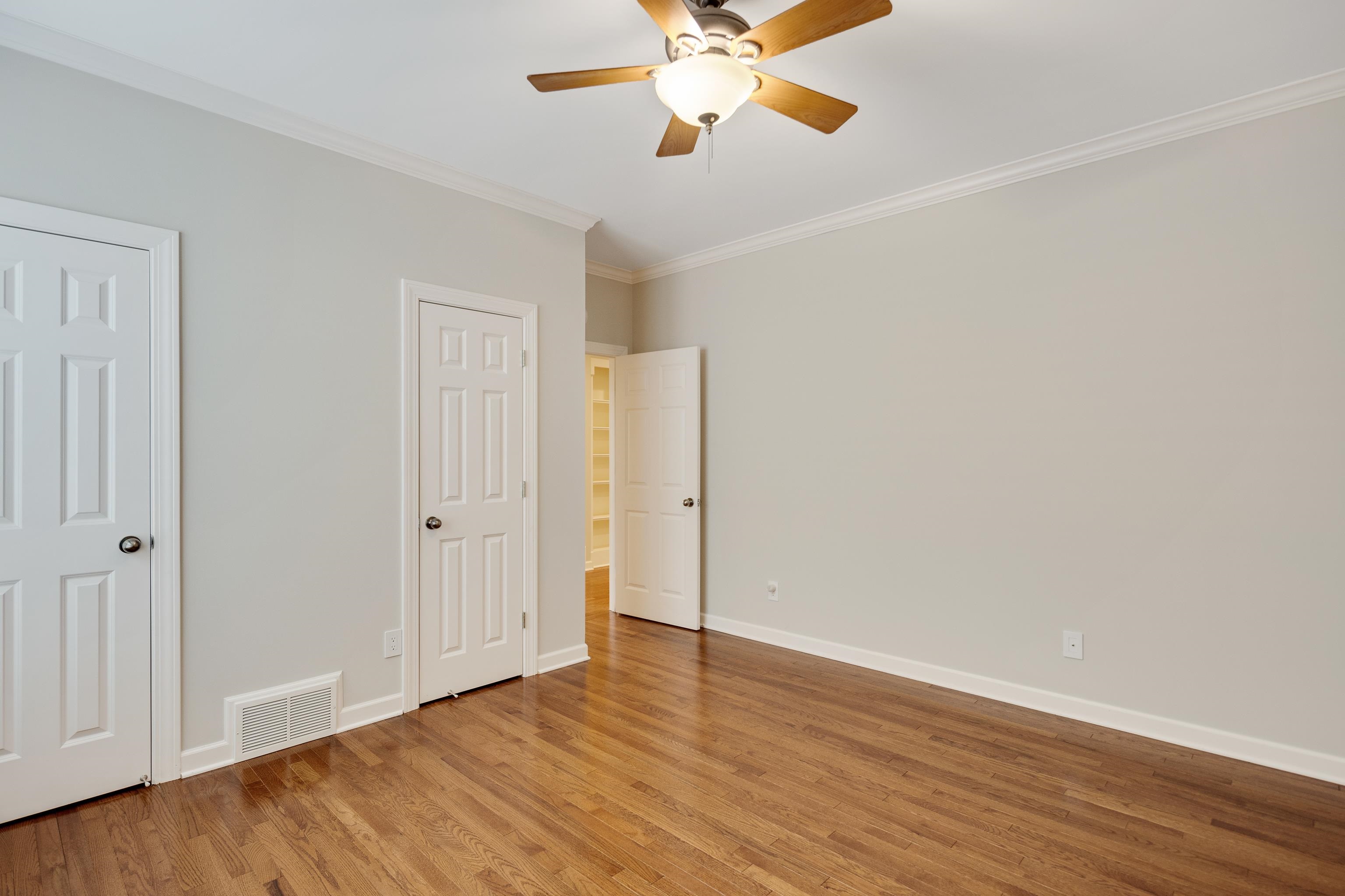 3123 OAKLEIGH MANOR CV