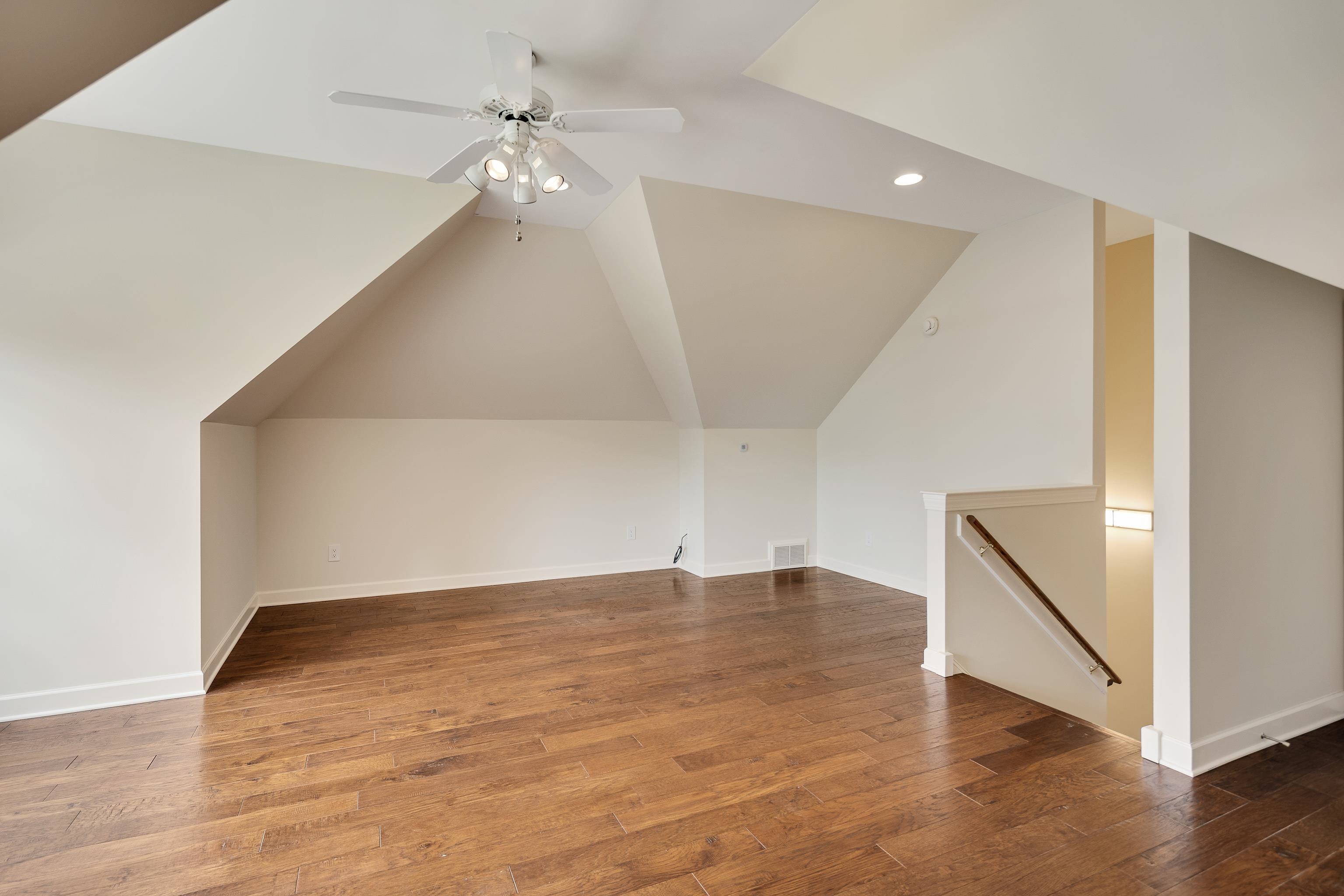 3123 OAKLEIGH MANOR CV