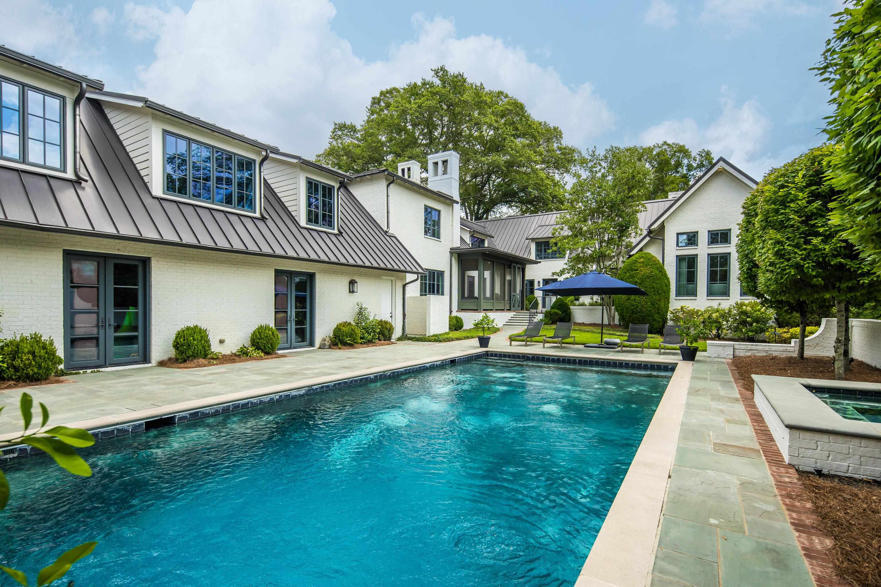 223 E CHERRY CIR