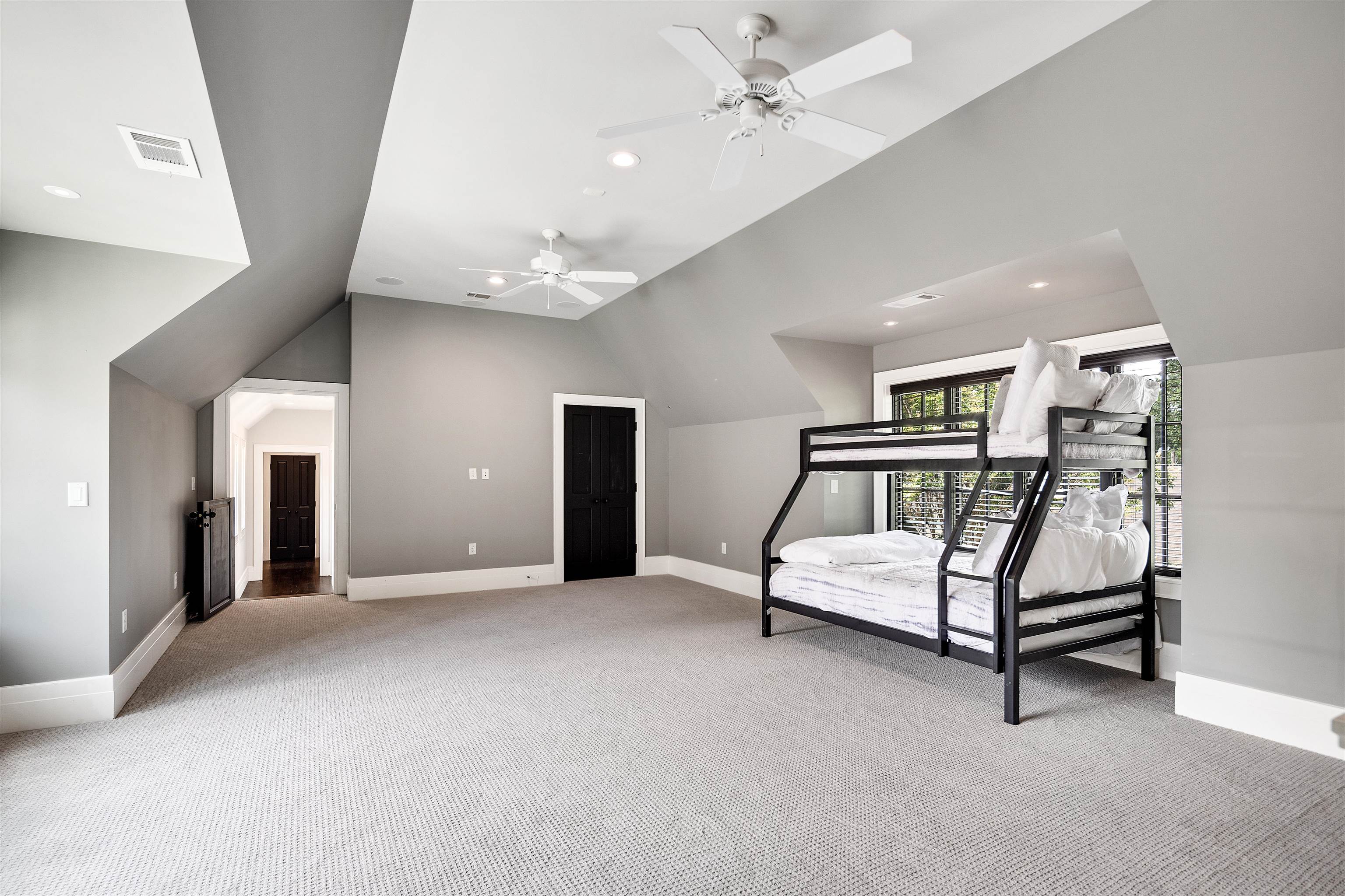 223 E CHERRY CIR