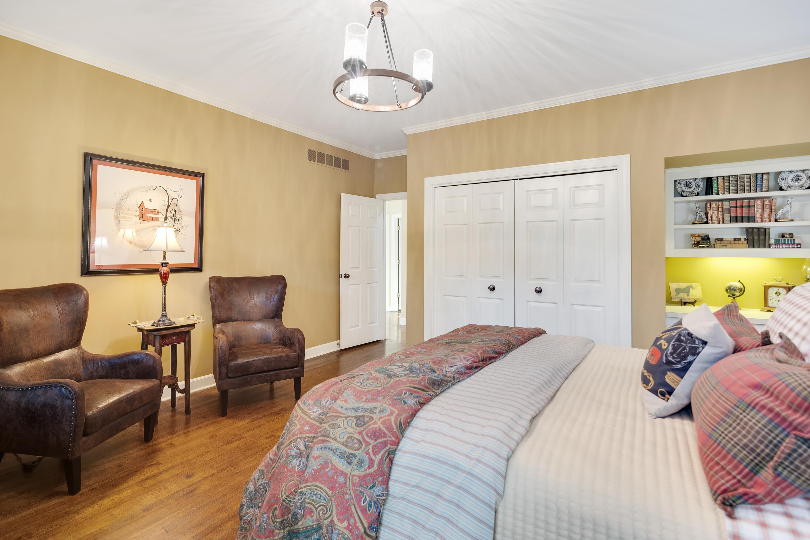 6326 E SHADY GROVE RD