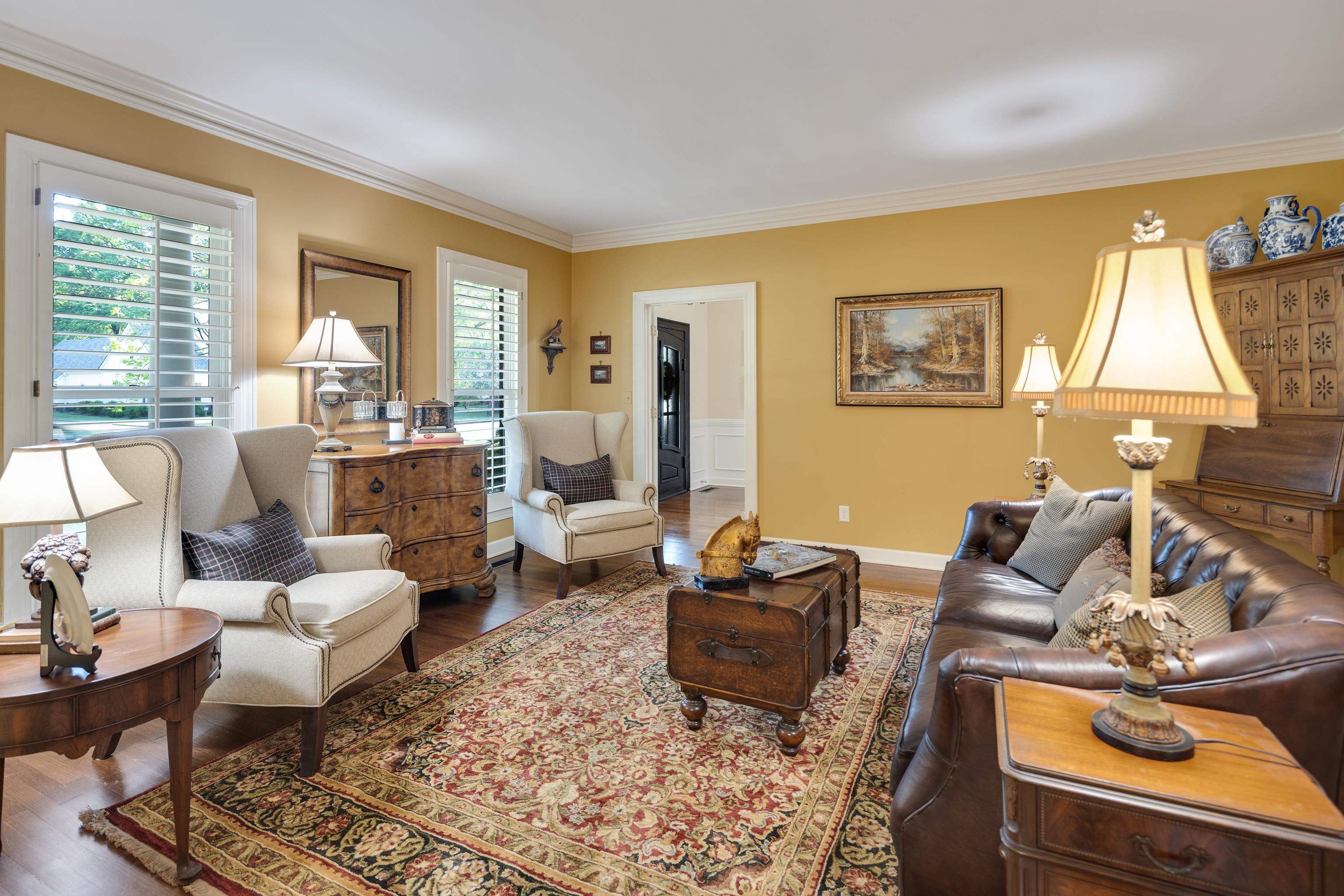 6326 E SHADY GROVE RD