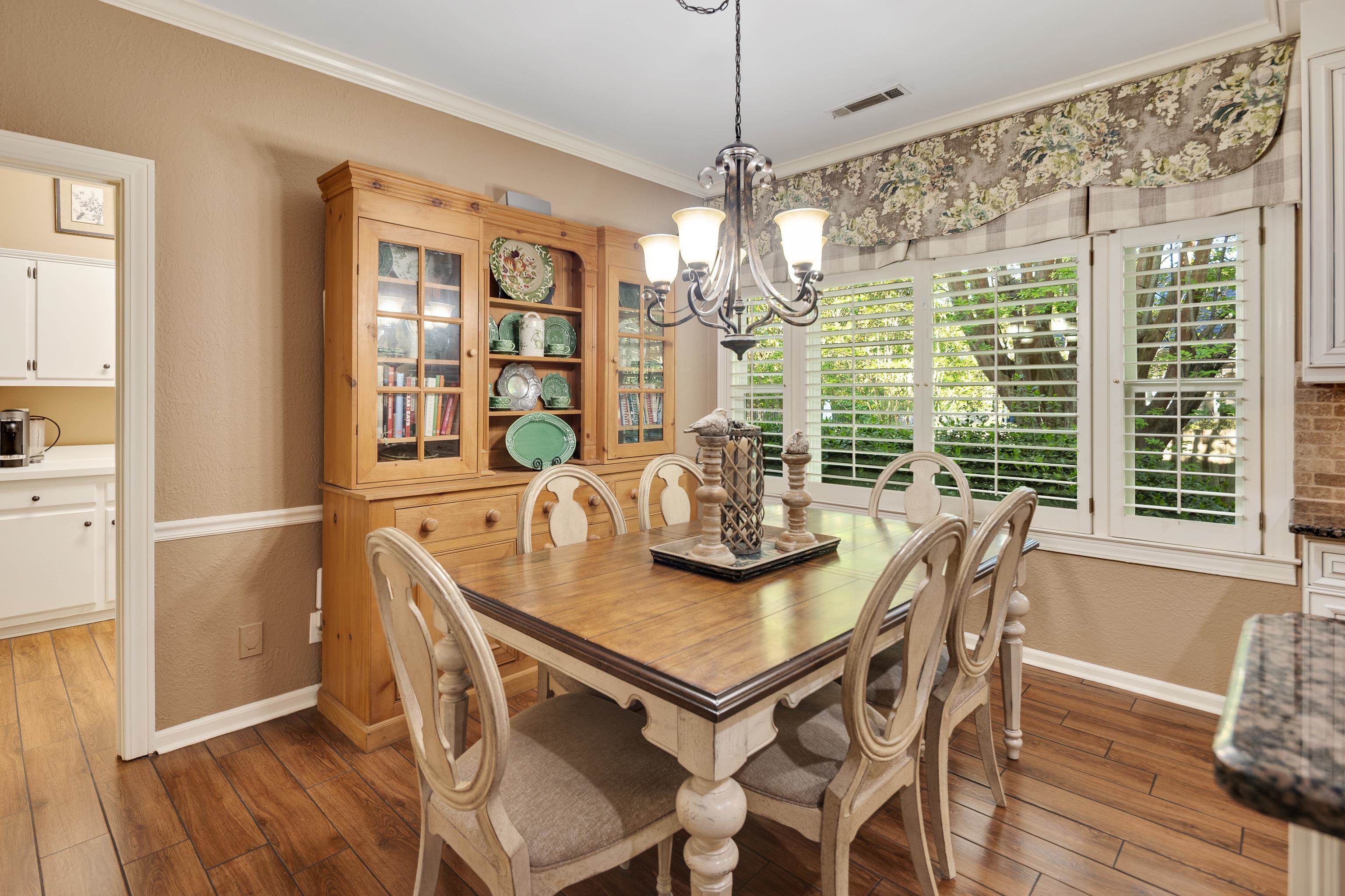 6326 E SHADY GROVE RD