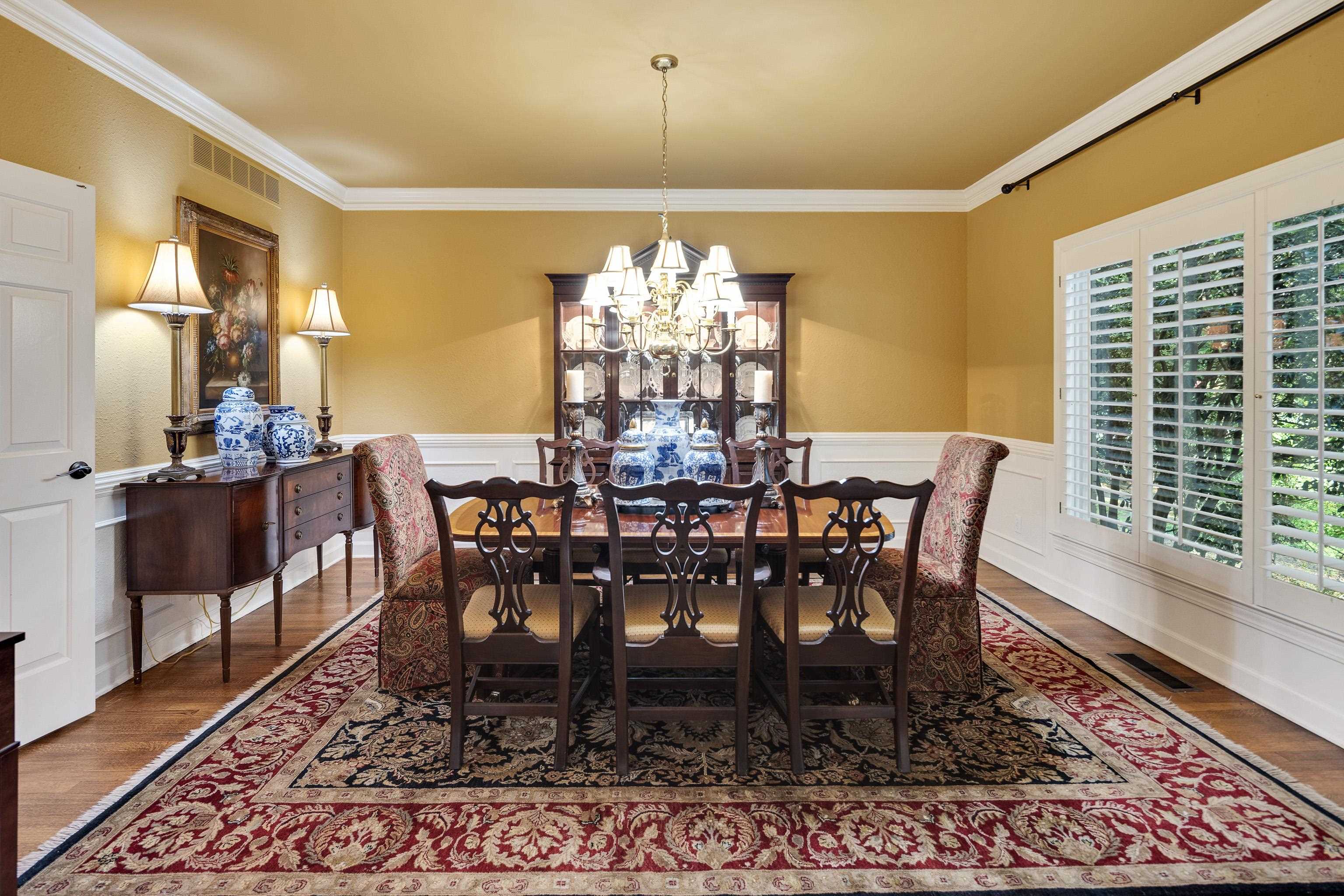 6326 E SHADY GROVE RD