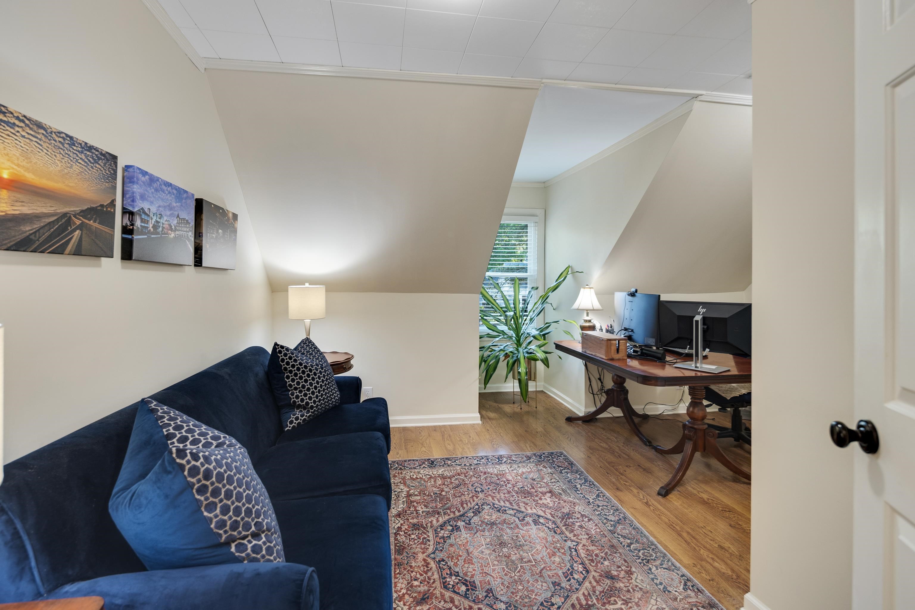 6326 E SHADY GROVE RD