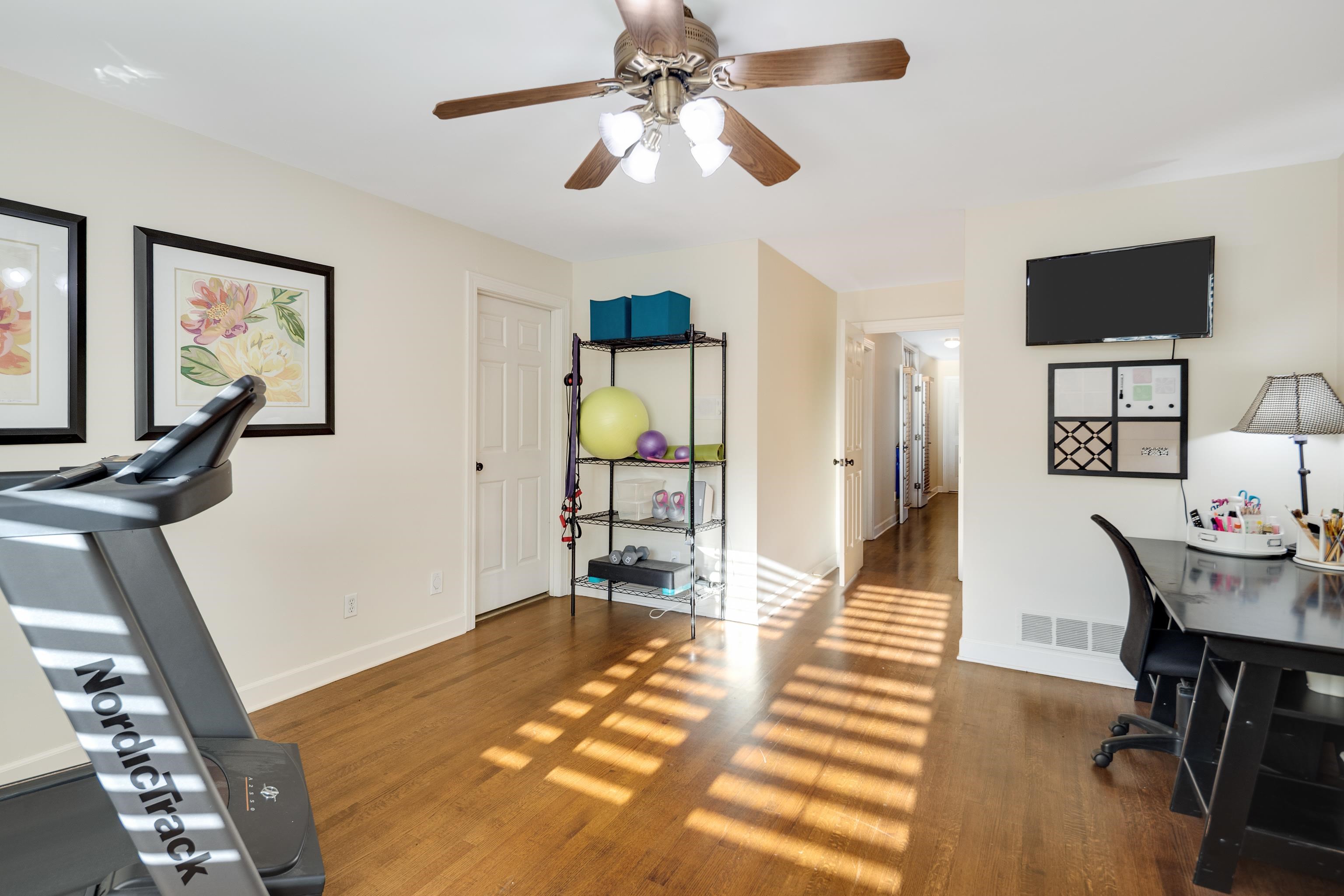 6326 E SHADY GROVE RD