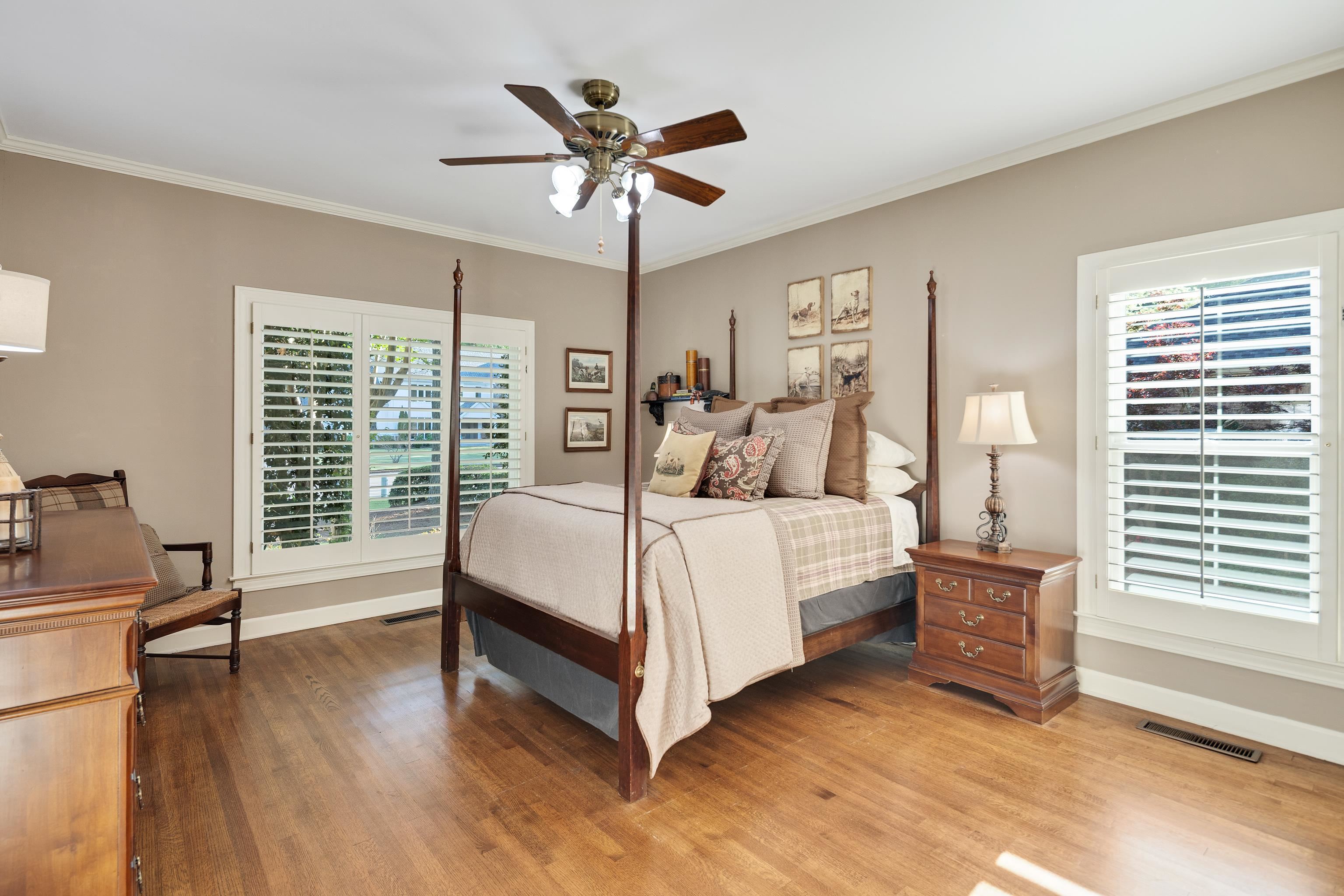 6326 E SHADY GROVE RD