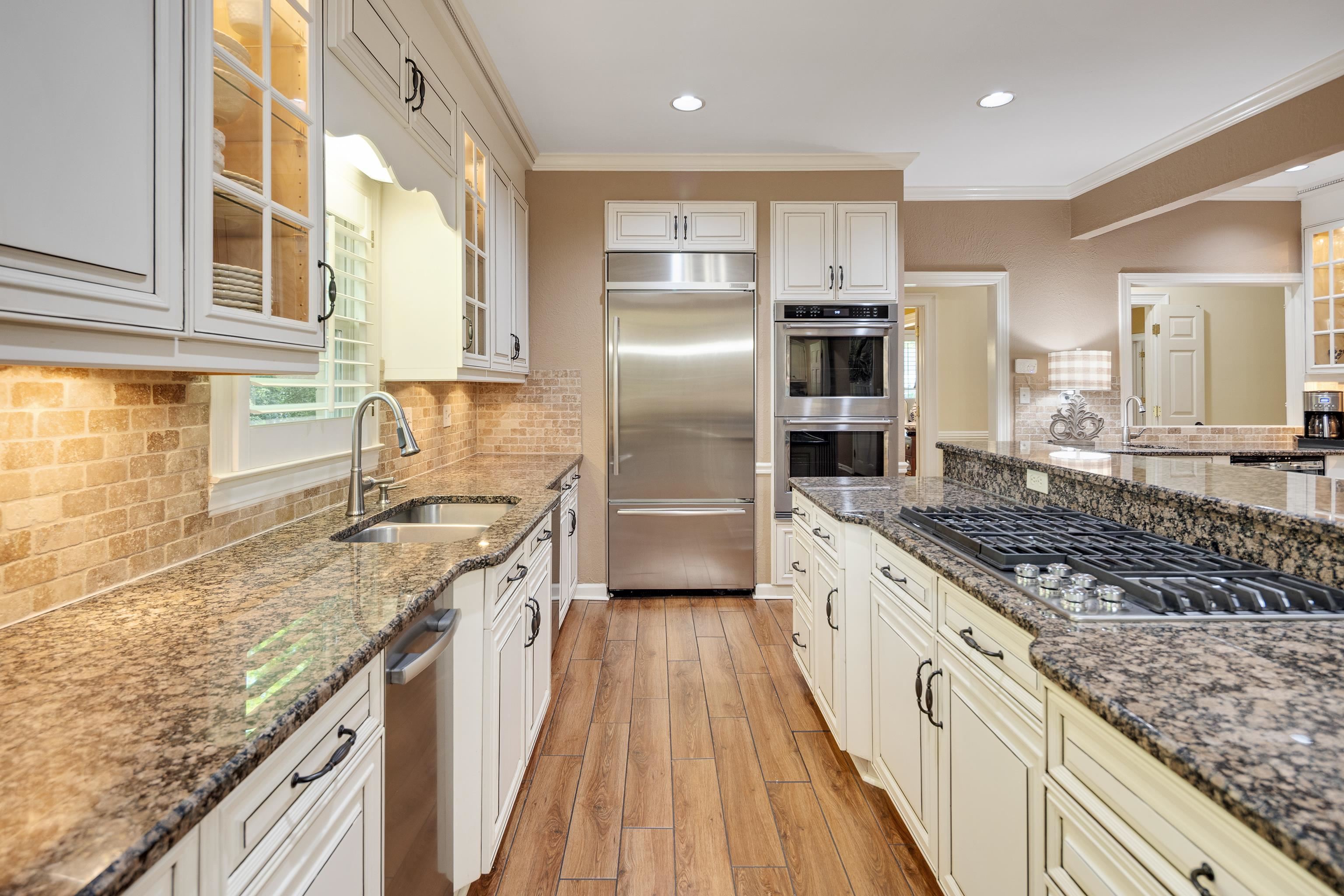 6326 E SHADY GROVE RD