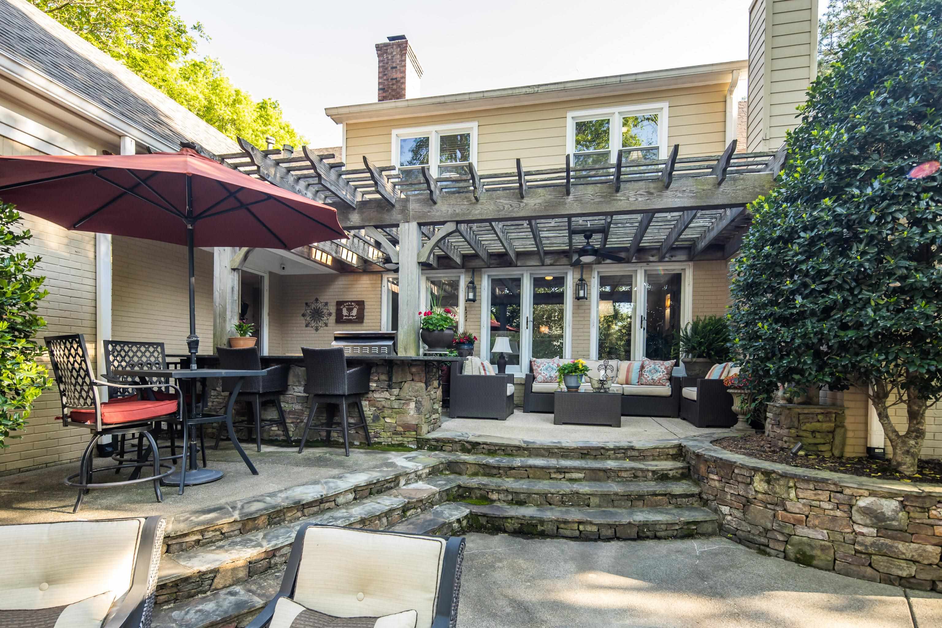 6326 E SHADY GROVE RD