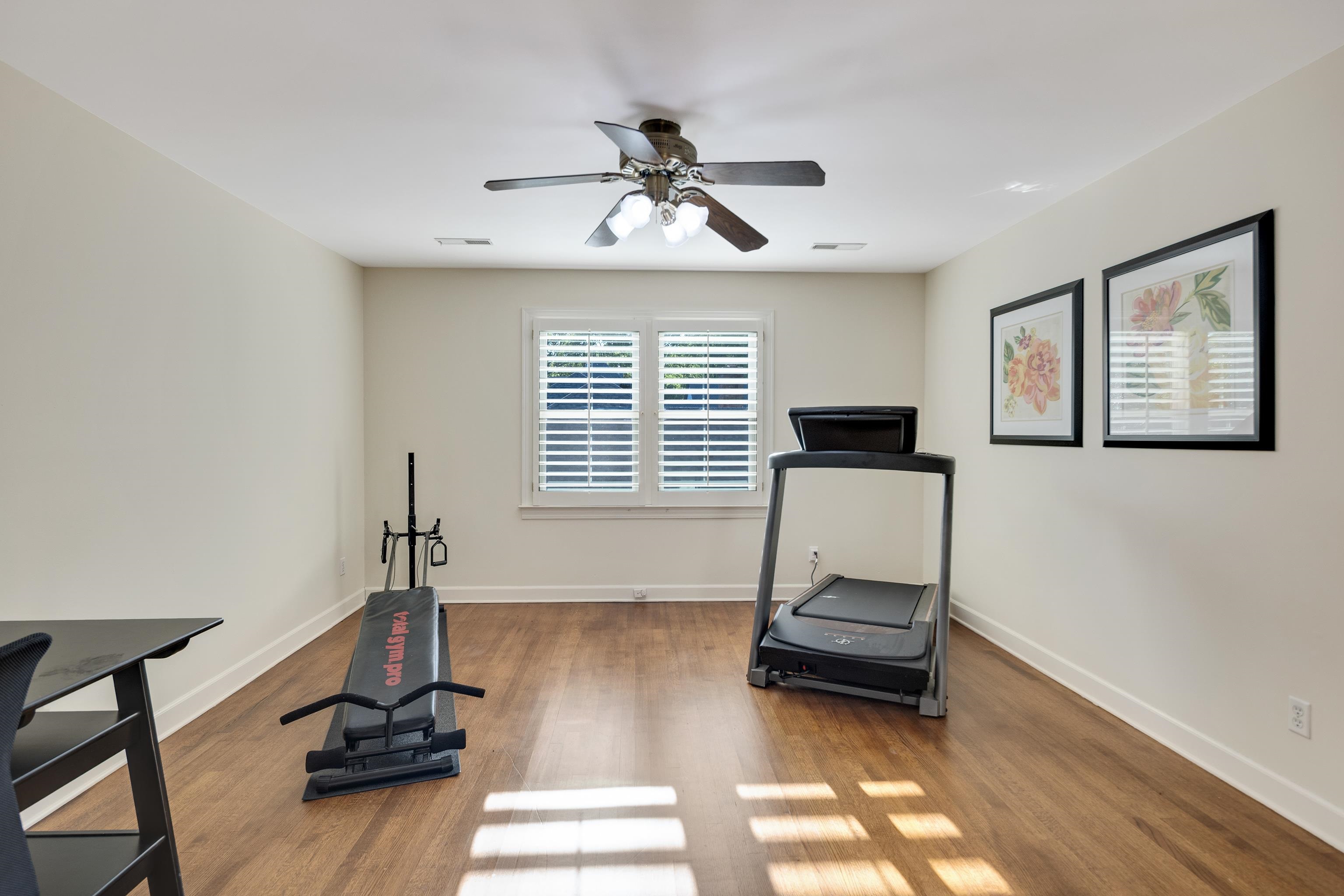 6326 E SHADY GROVE RD