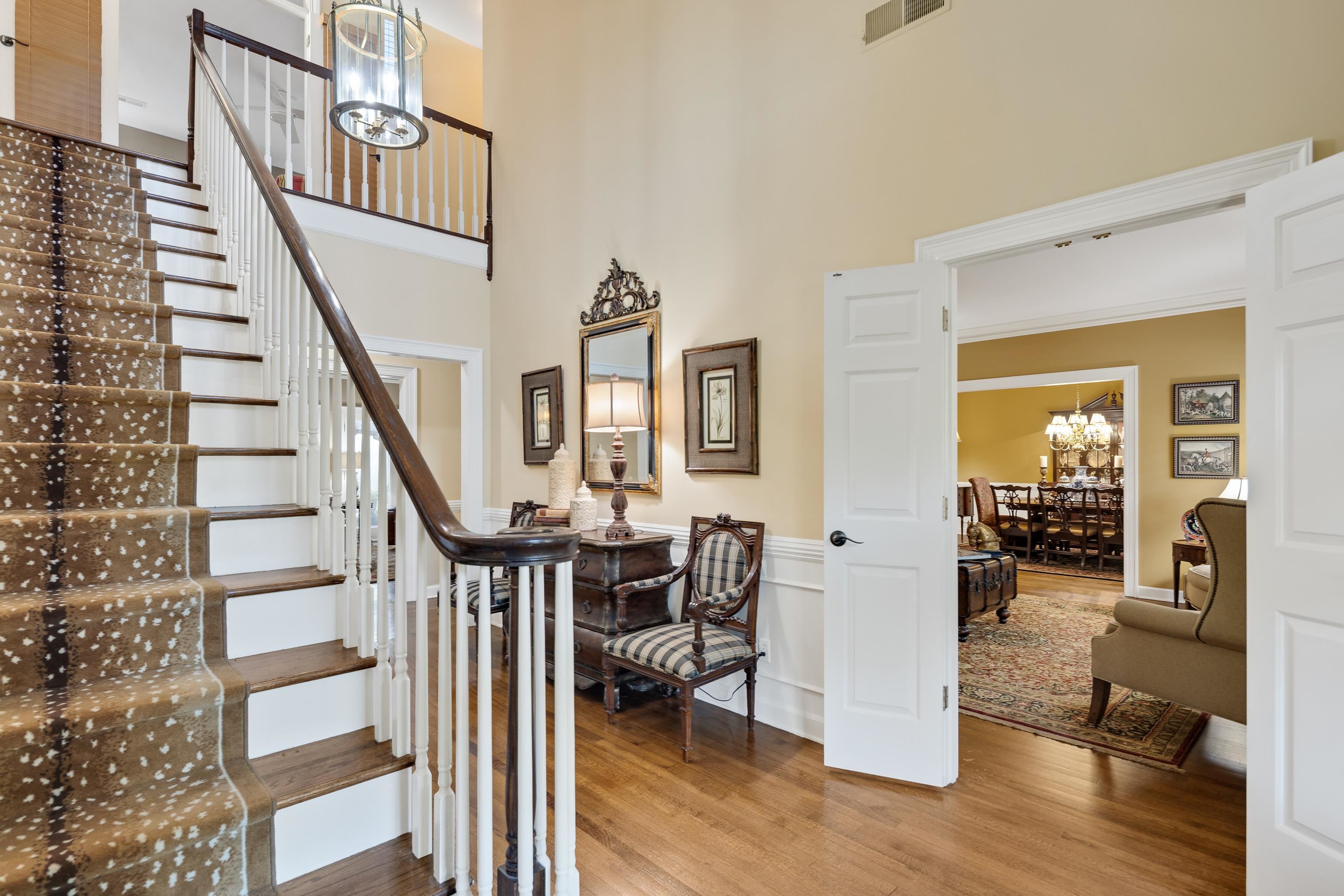 6326 E SHADY GROVE RD