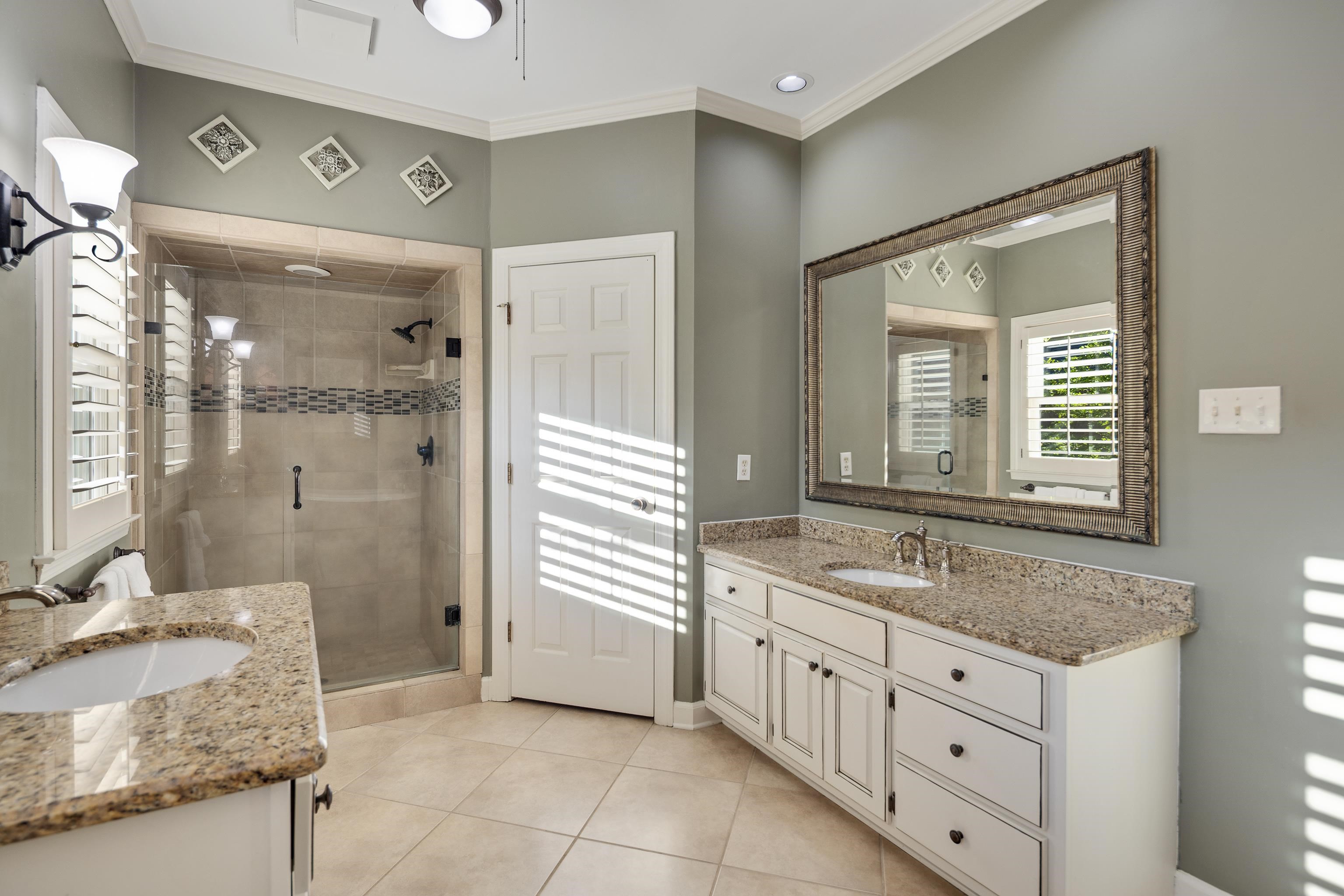 6326 E SHADY GROVE RD