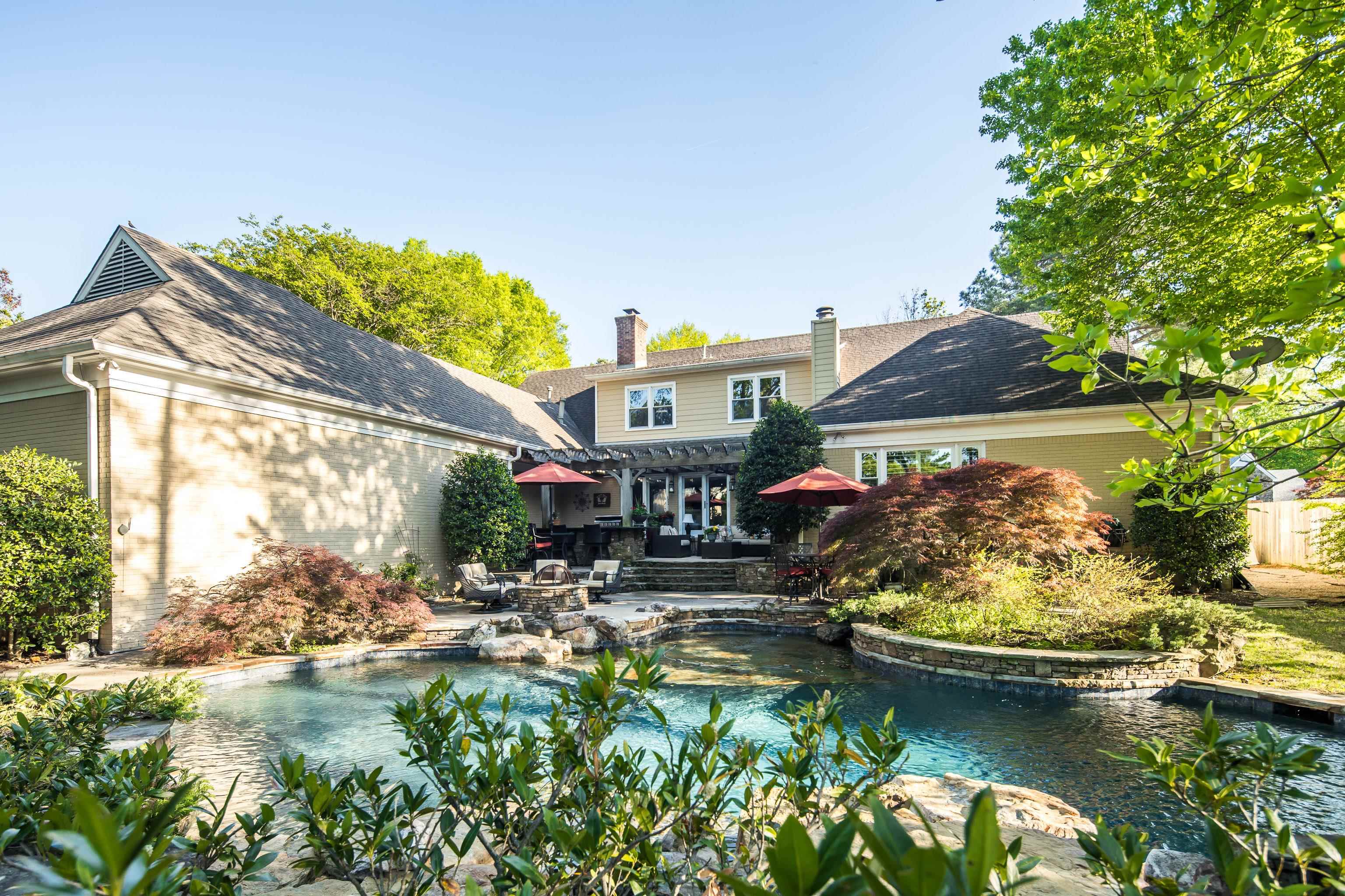 6326 E SHADY GROVE RD