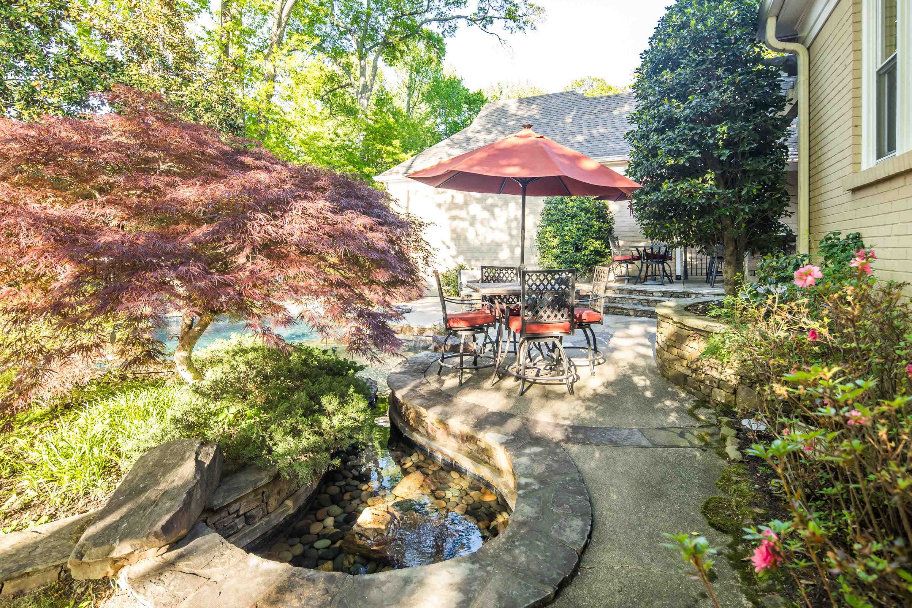 6326 E SHADY GROVE RD