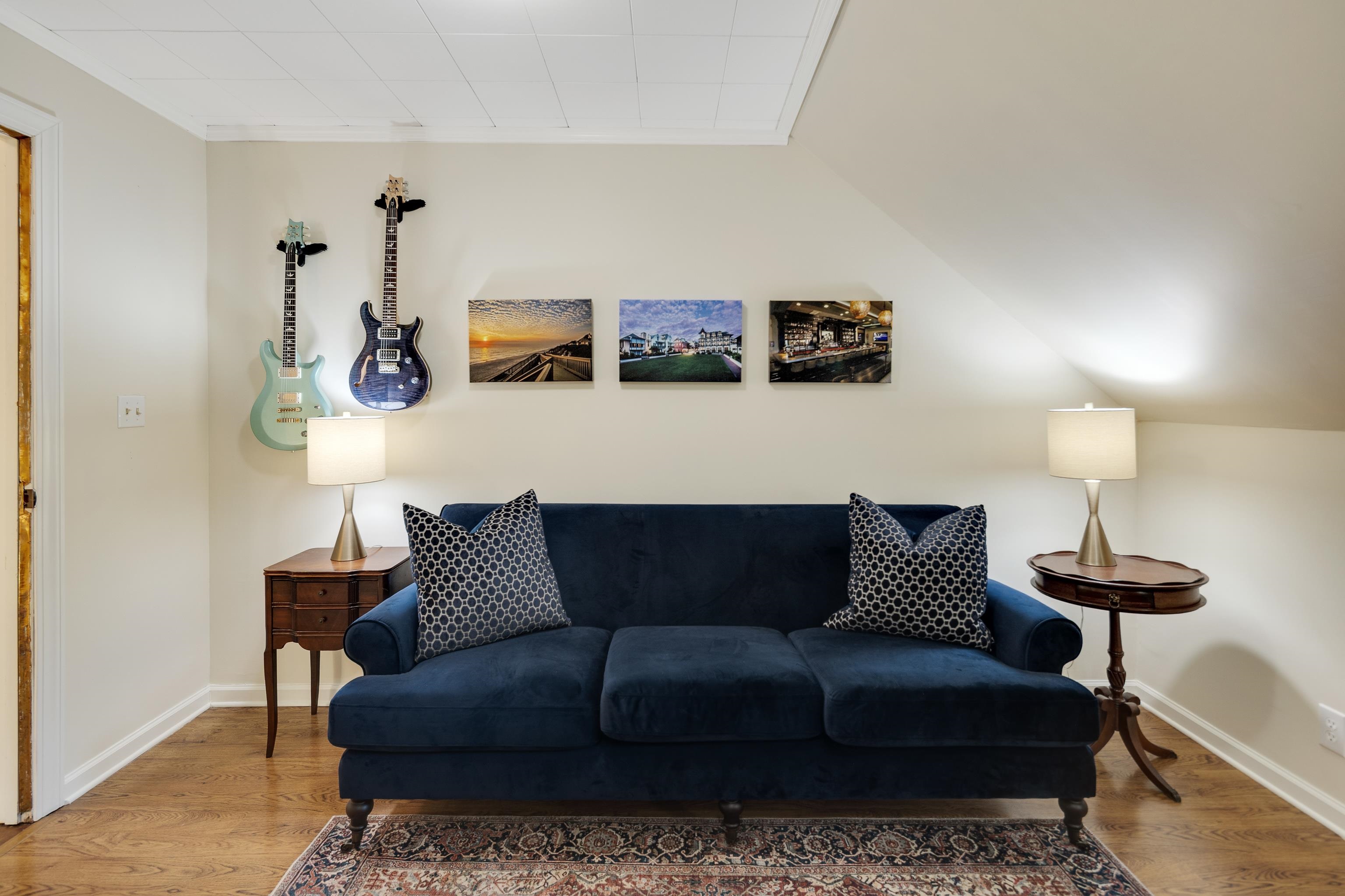 6326 E SHADY GROVE RD