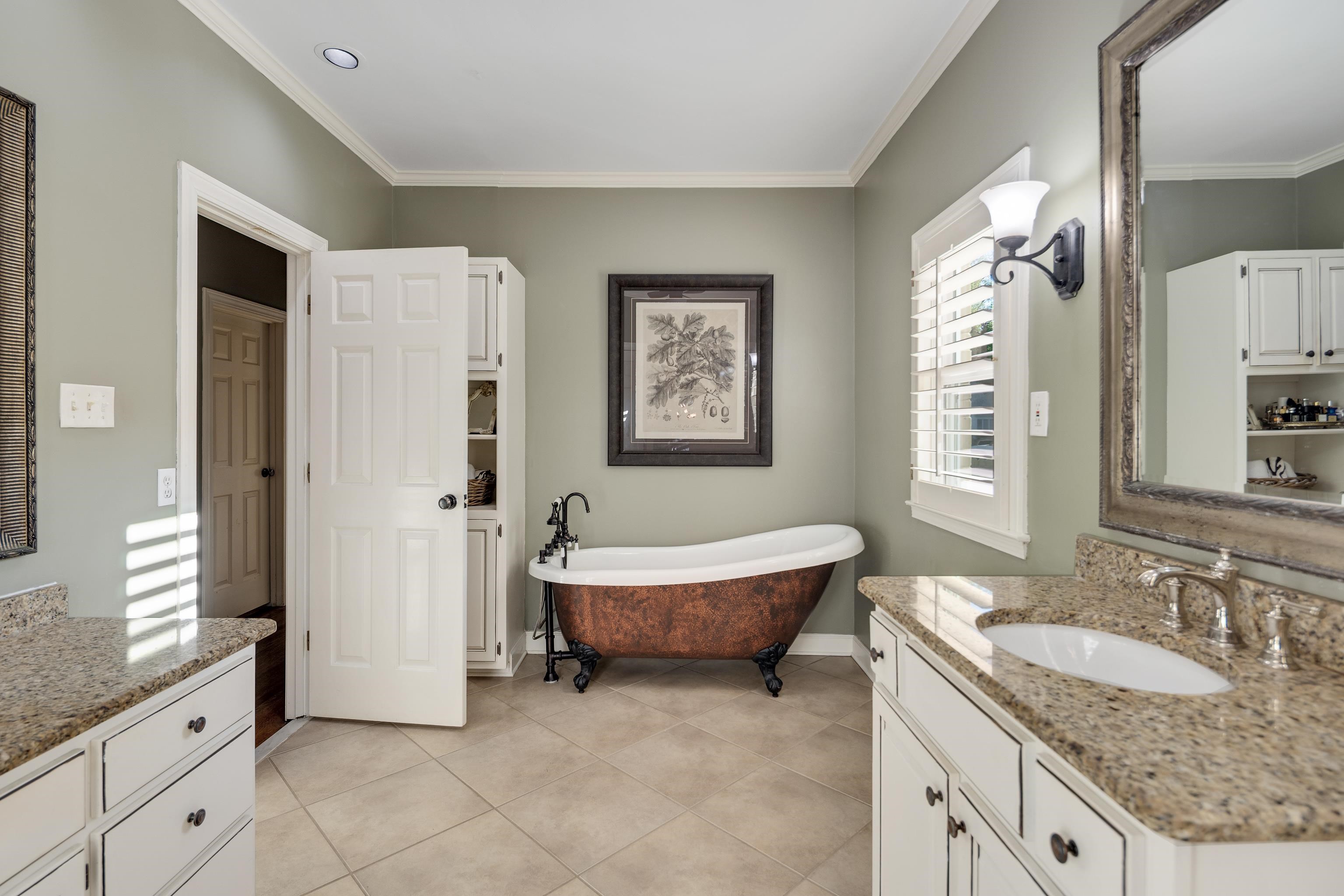 6326 E SHADY GROVE RD