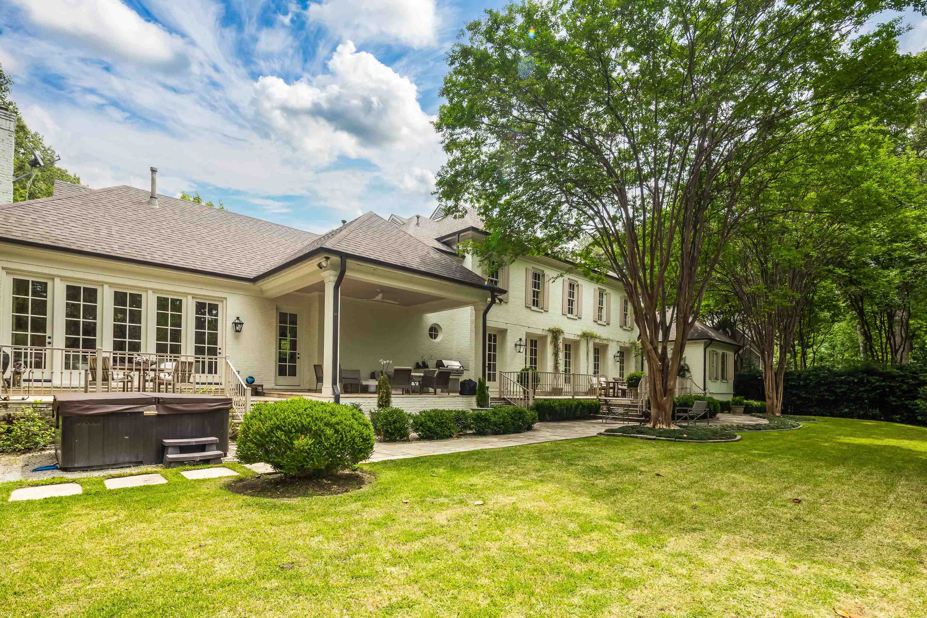 4068 ROBINWOOD CV