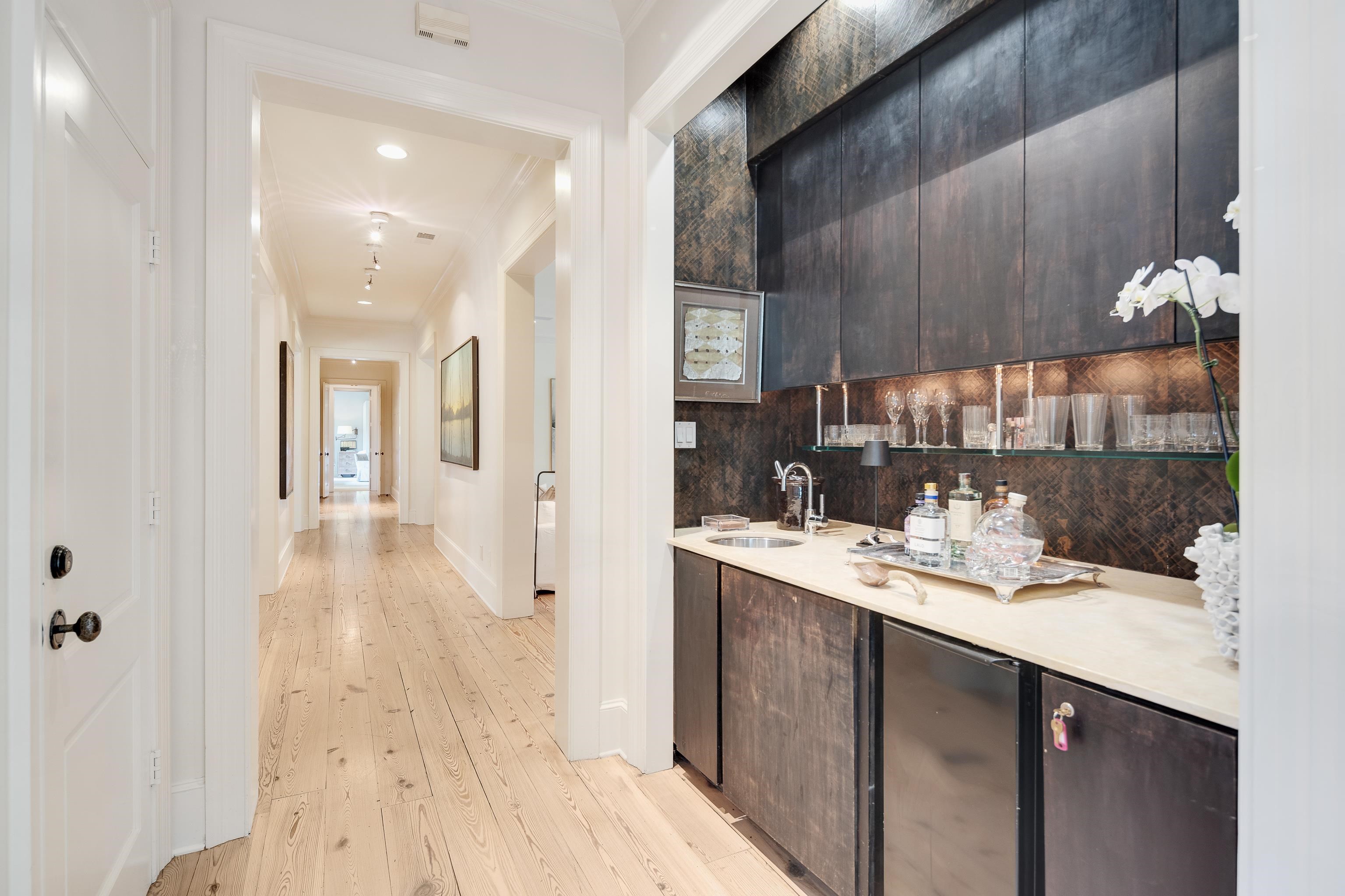 4068 ROBINWOOD CV