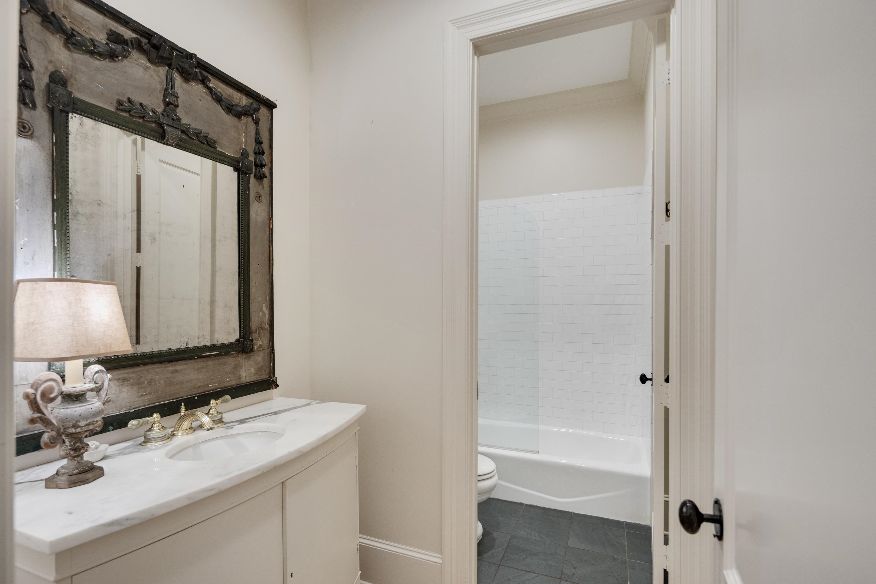 4068 ROBINWOOD CV