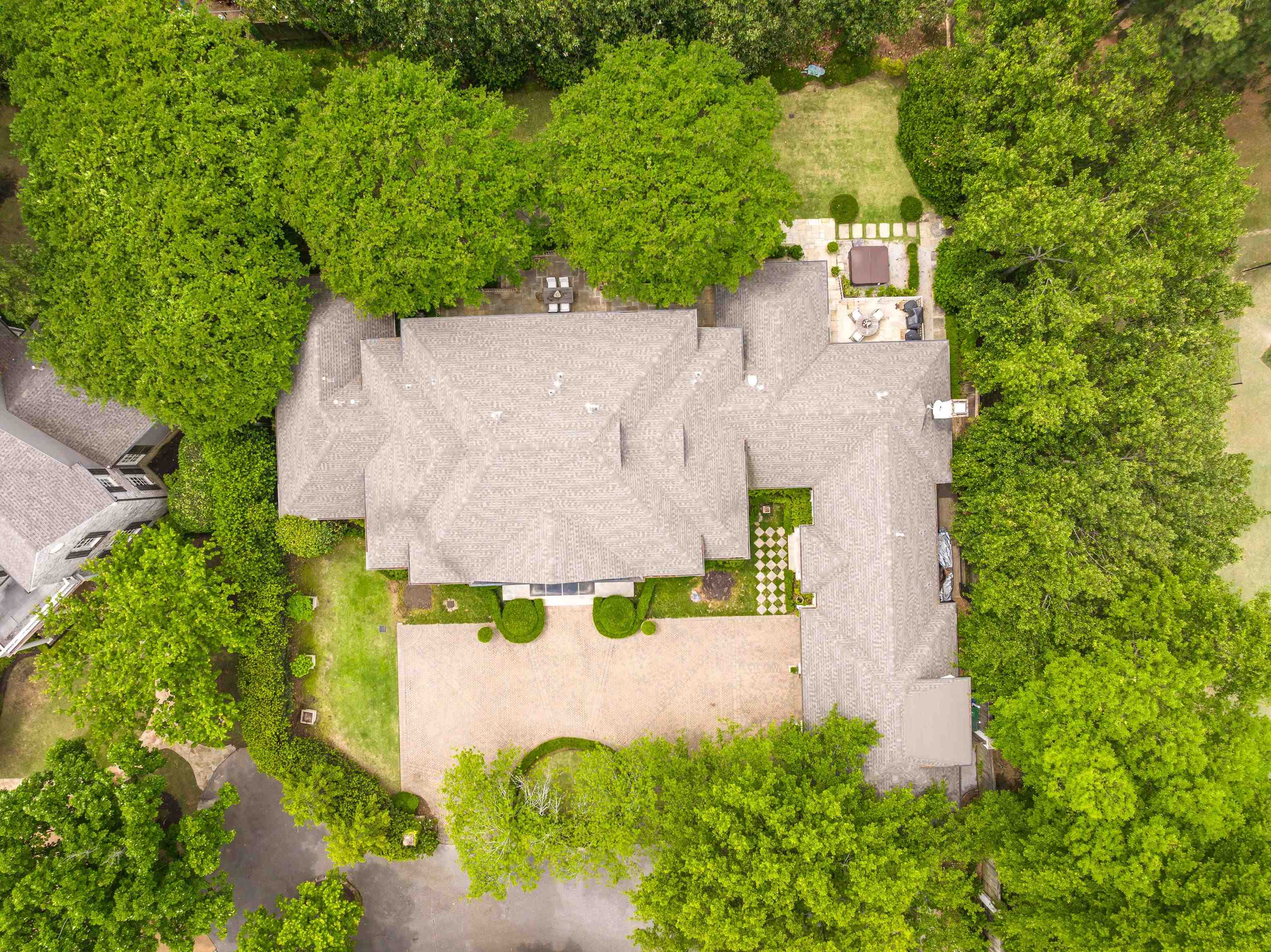 4068 ROBINWOOD CV