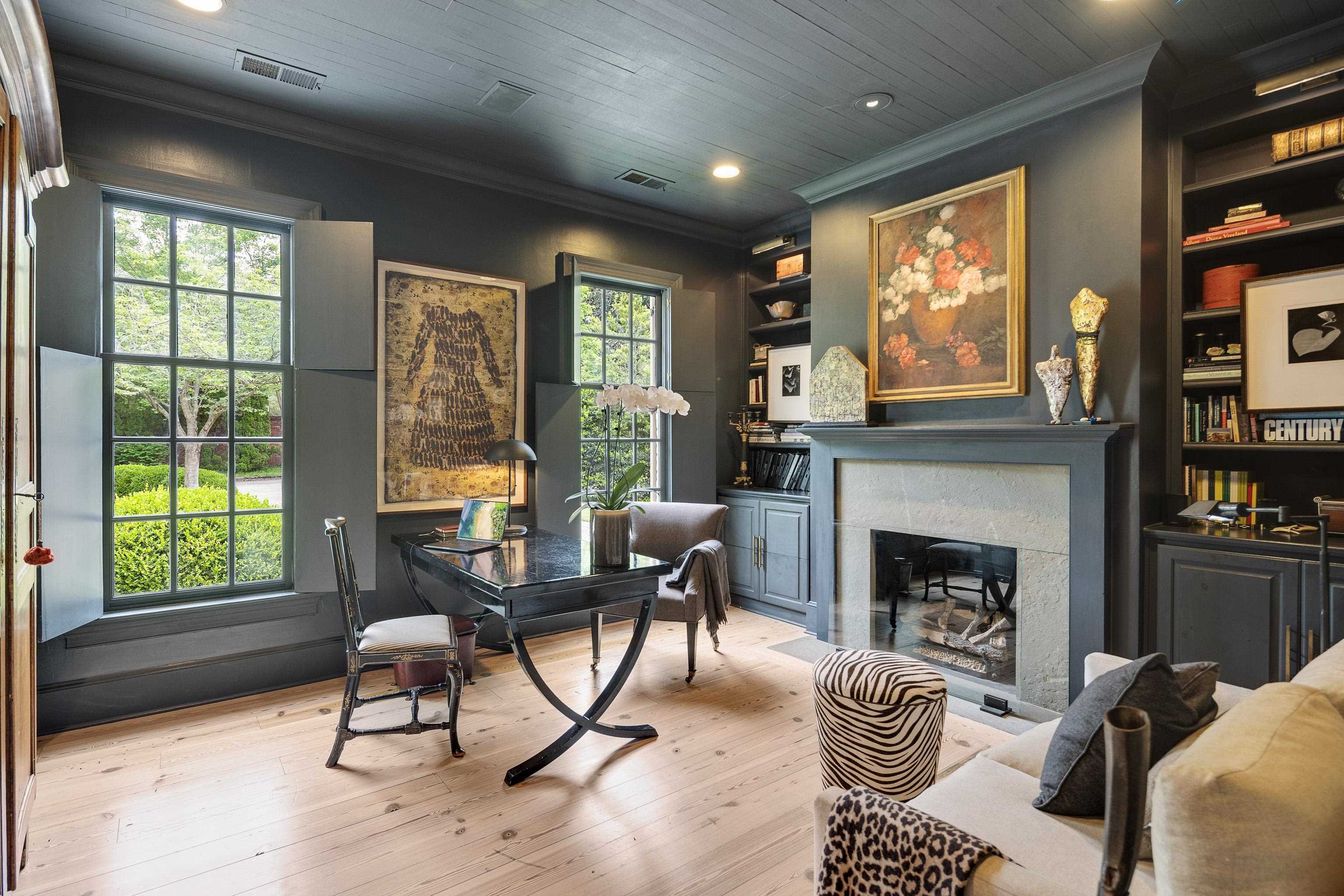 4068 ROBINWOOD CV