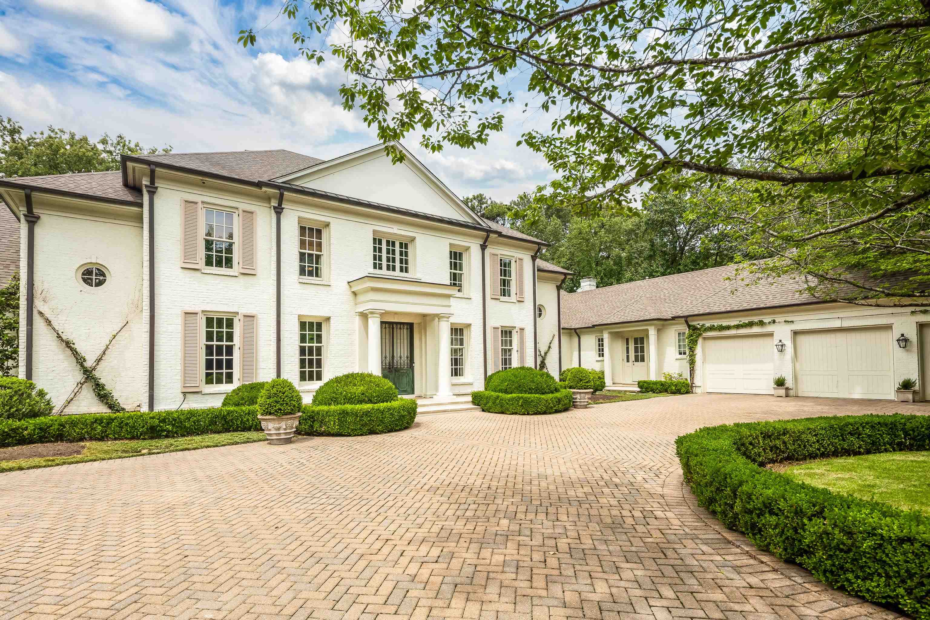 4068 ROBINWOOD CV