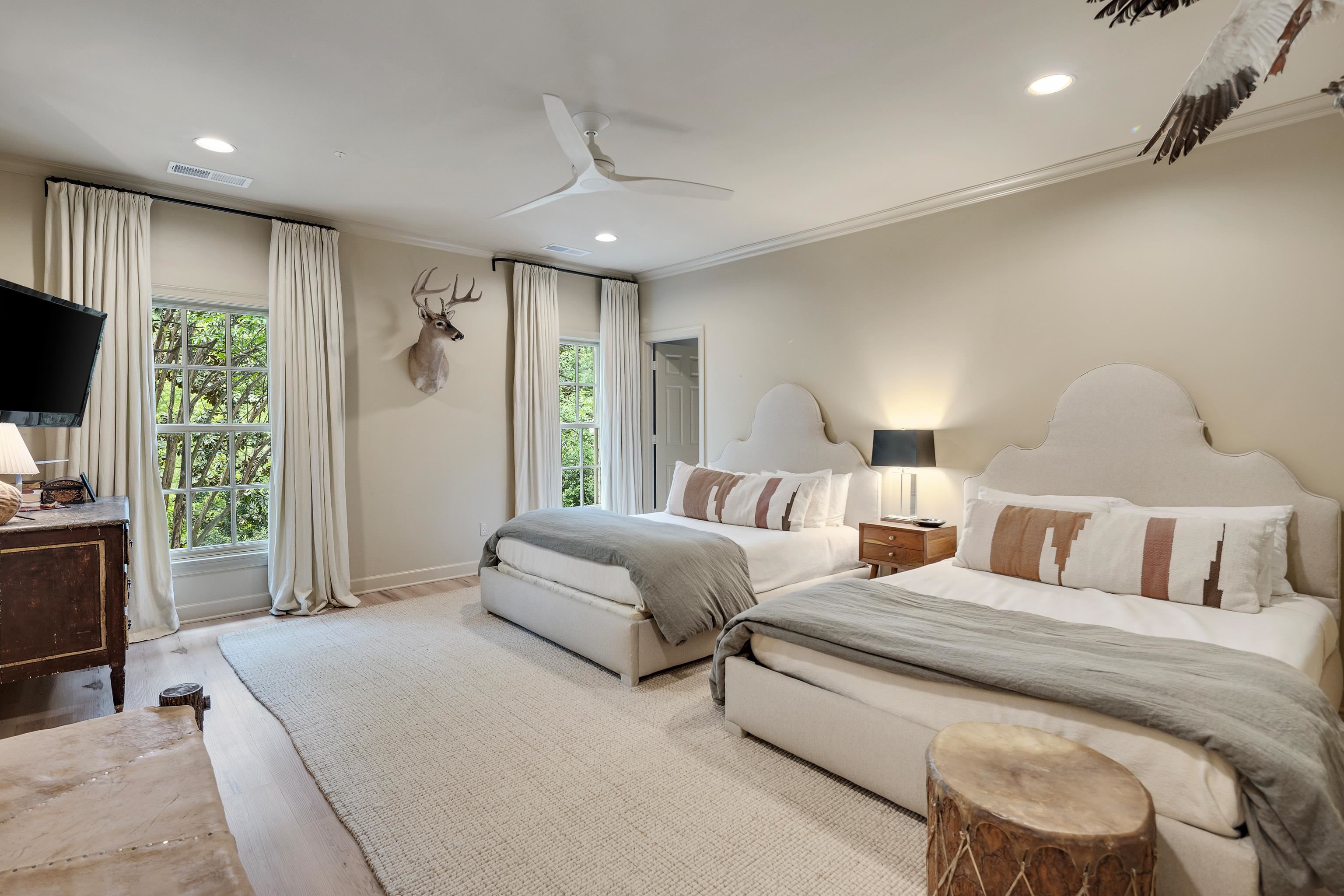 4068 ROBINWOOD CV