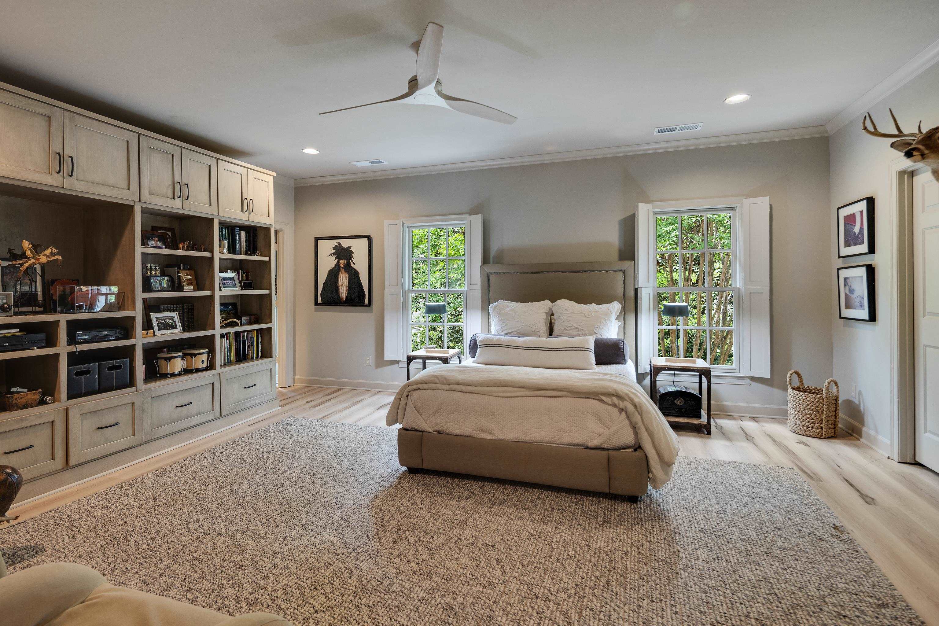4068 ROBINWOOD CV