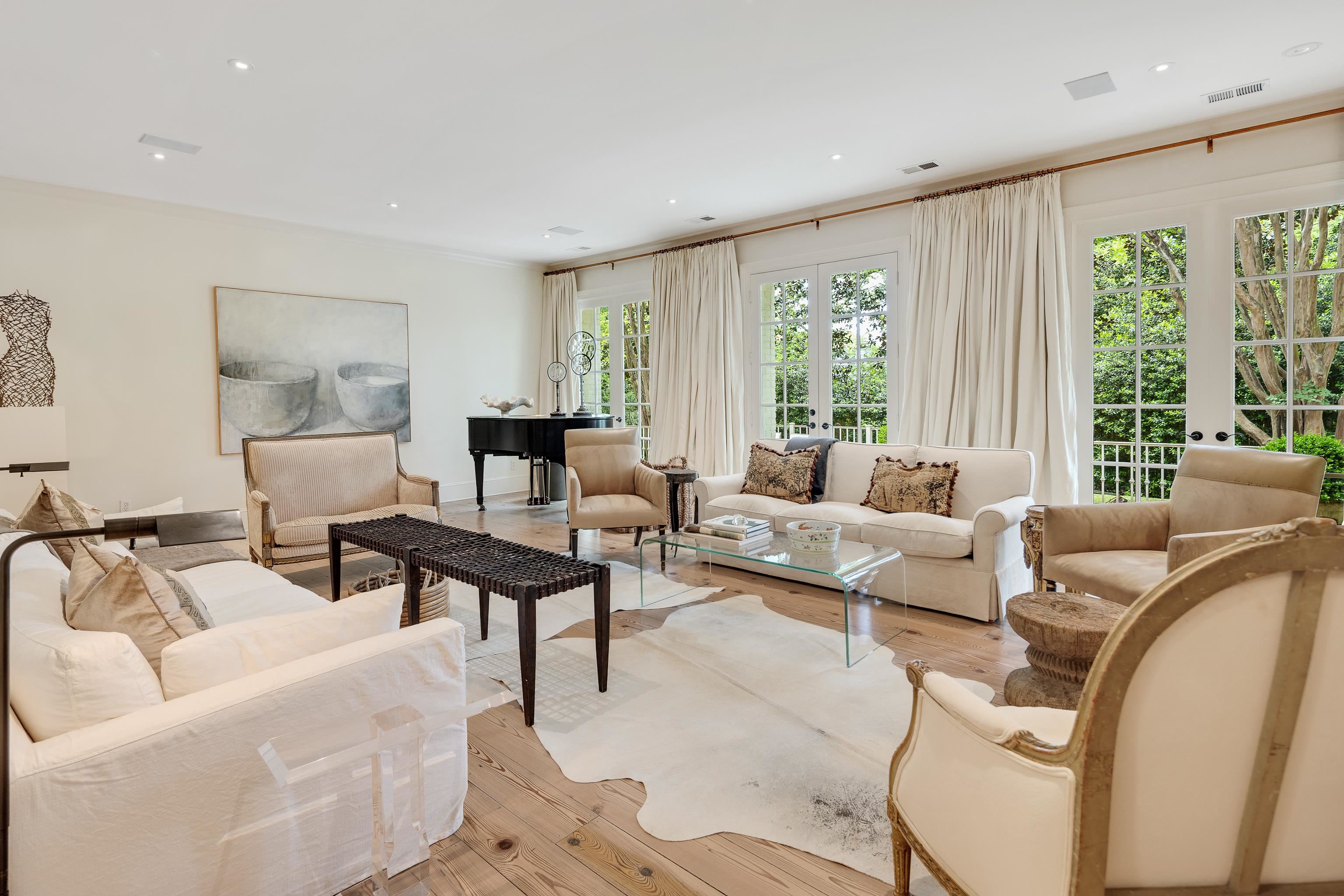 4068 ROBINWOOD CV