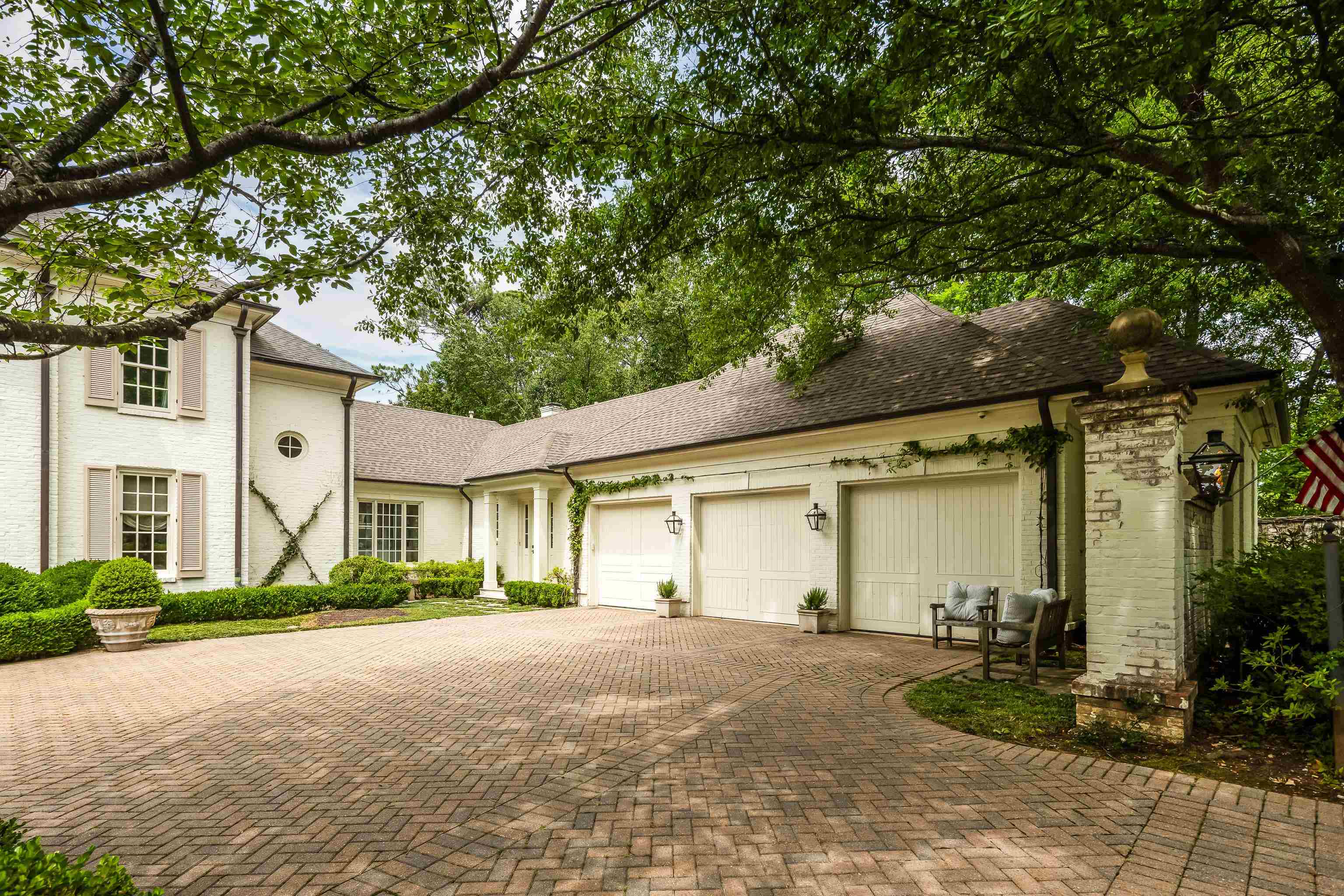 4068 ROBINWOOD CV