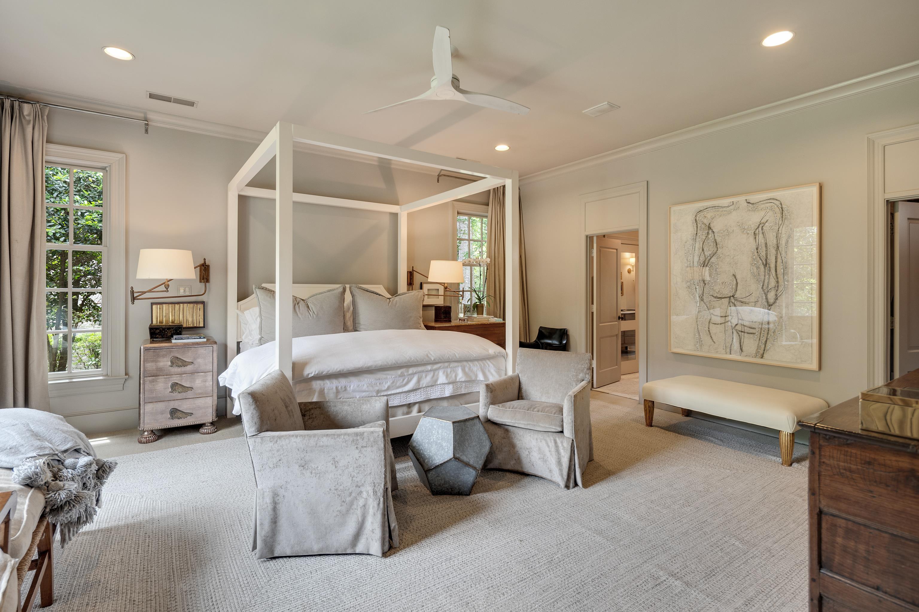 4068 ROBINWOOD CV