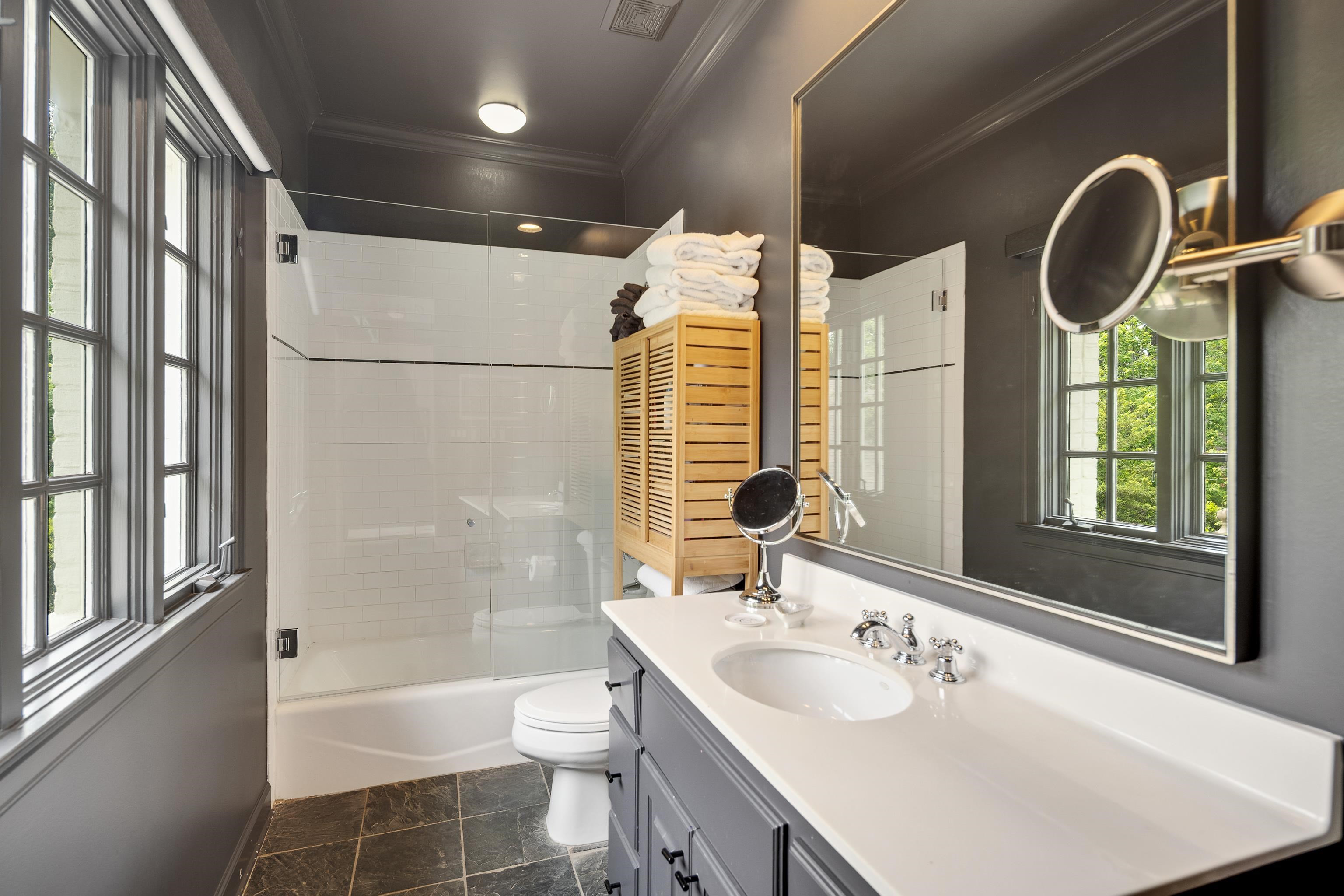 4068 ROBINWOOD CV