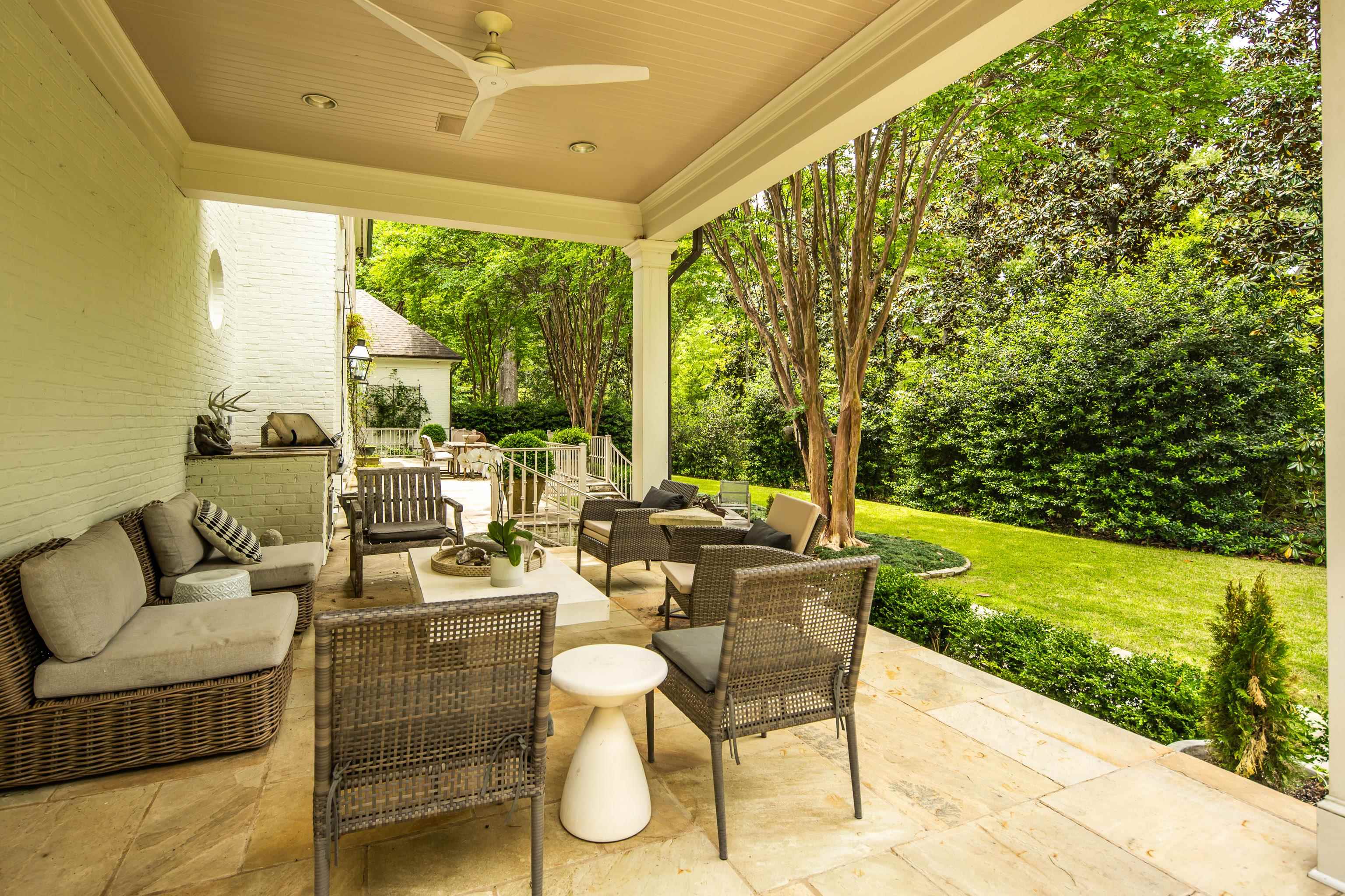 4068 ROBINWOOD CV