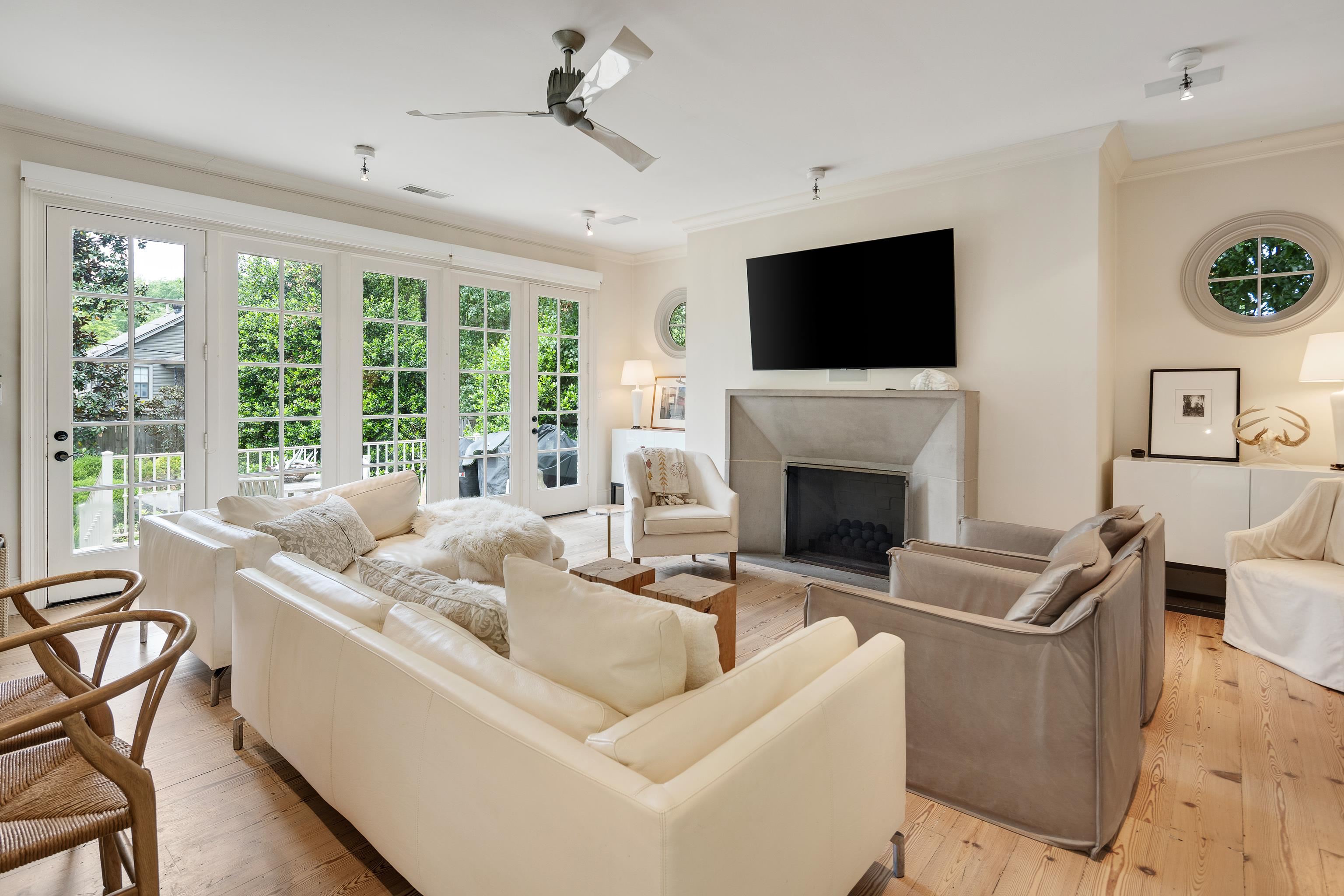 4068 ROBINWOOD CV
