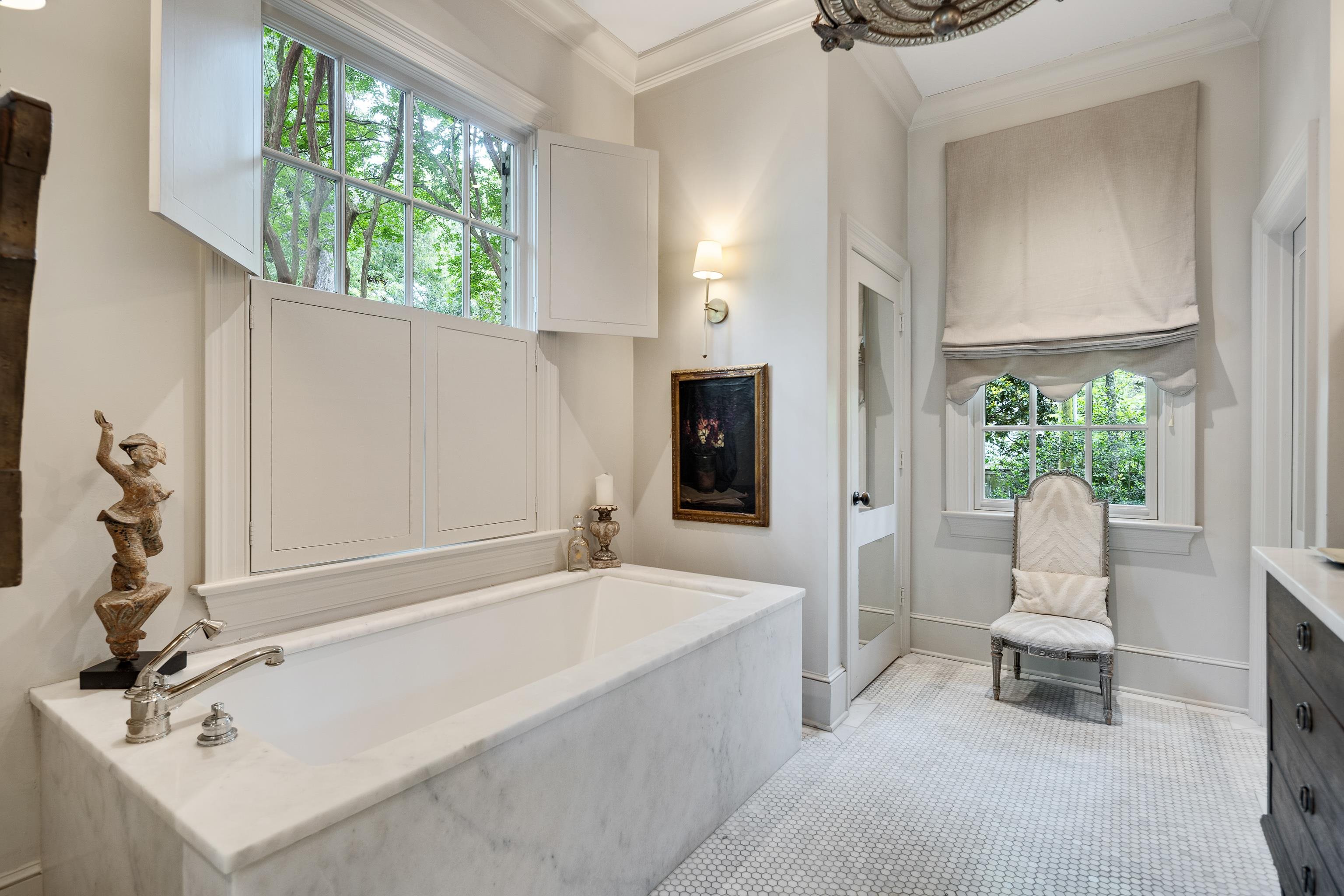4068 ROBINWOOD CV
