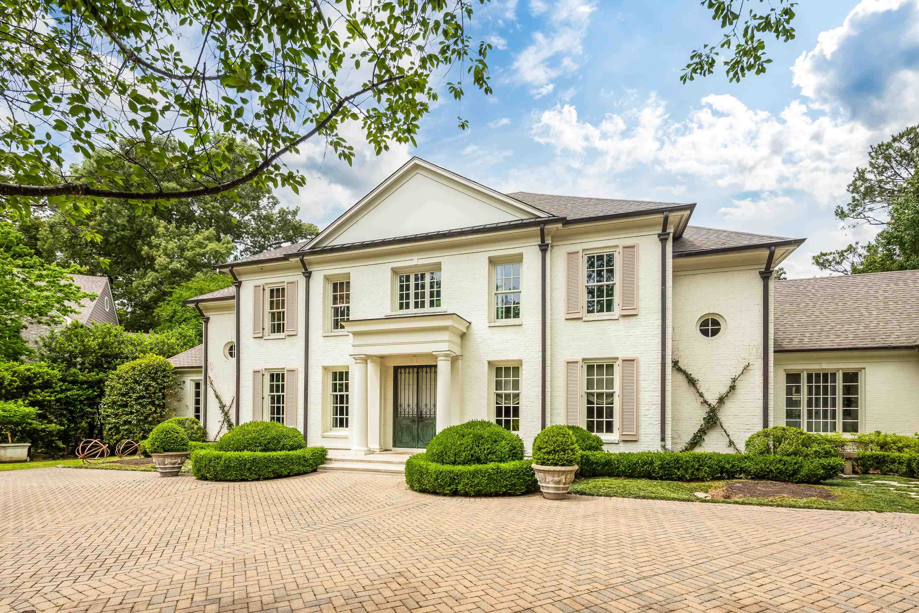 4068 ROBINWOOD CV
