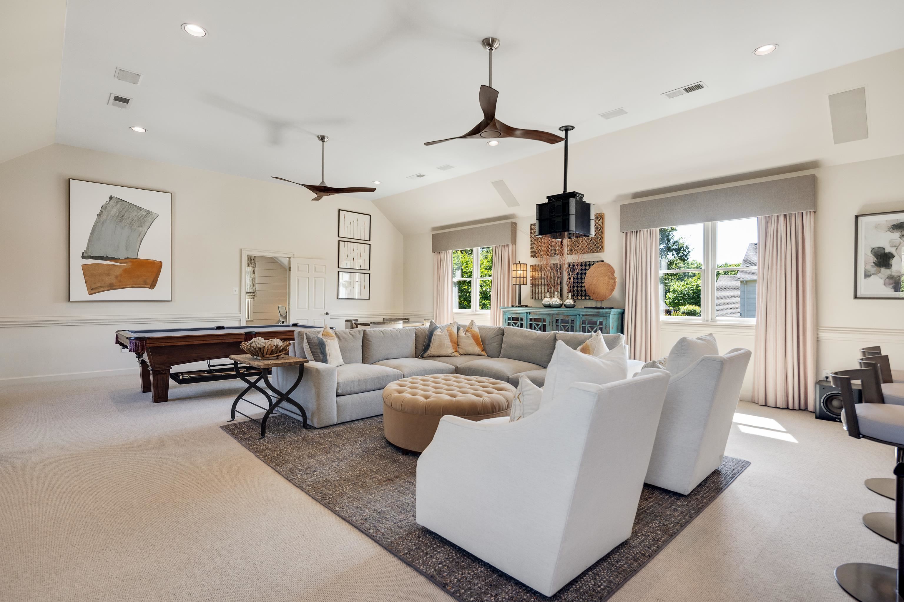 9231 FOREST ESTATES CV