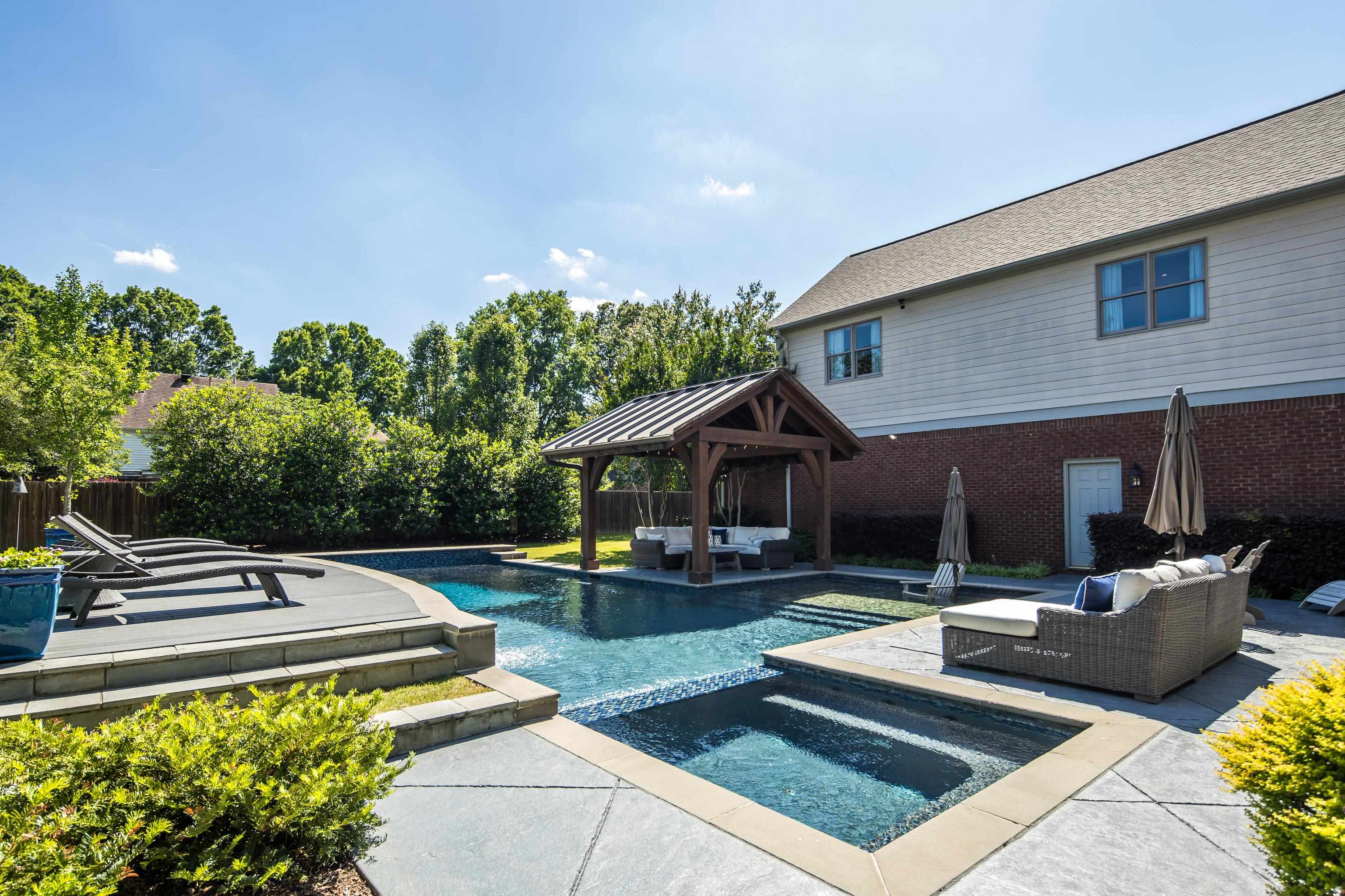9231 FOREST ESTATES CV